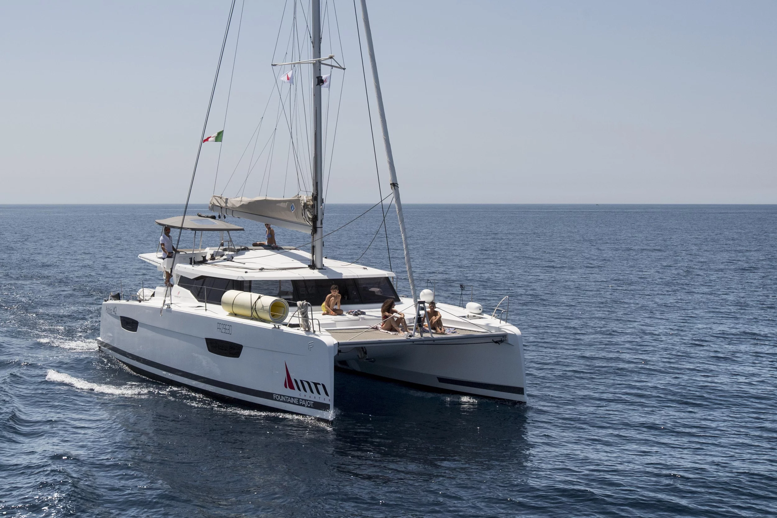 Fountaine Pajot Astréa 42 (Wm-Ac in dinette-Gen-Sol.Pan) (Astrea)  - 37
