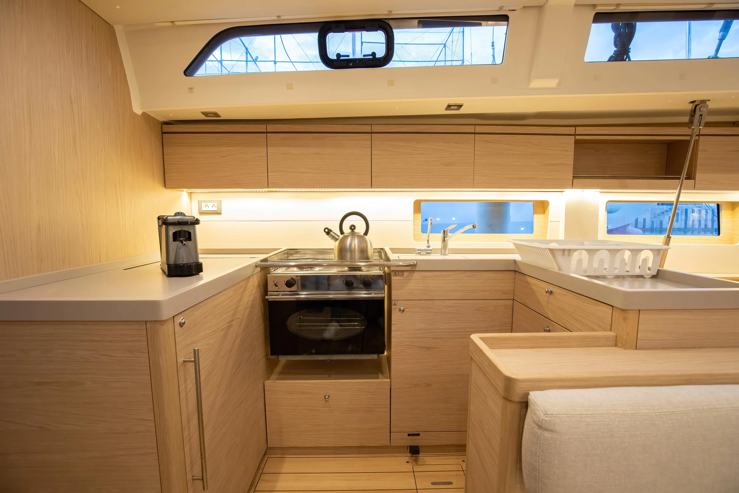 Oceanis 51.1 (4 cab) (Olimpia - Comfort line)  - 18