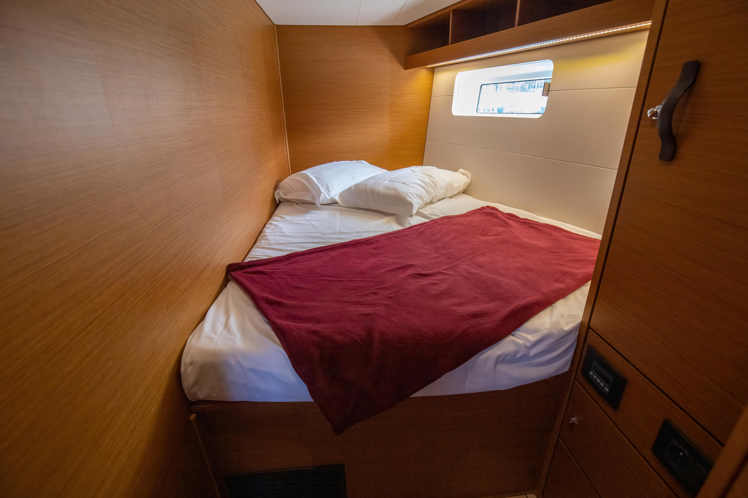 Photo #23 - Jeanneau 54 - 5cab (Psyche - Premium line) en Portorosa - 7230