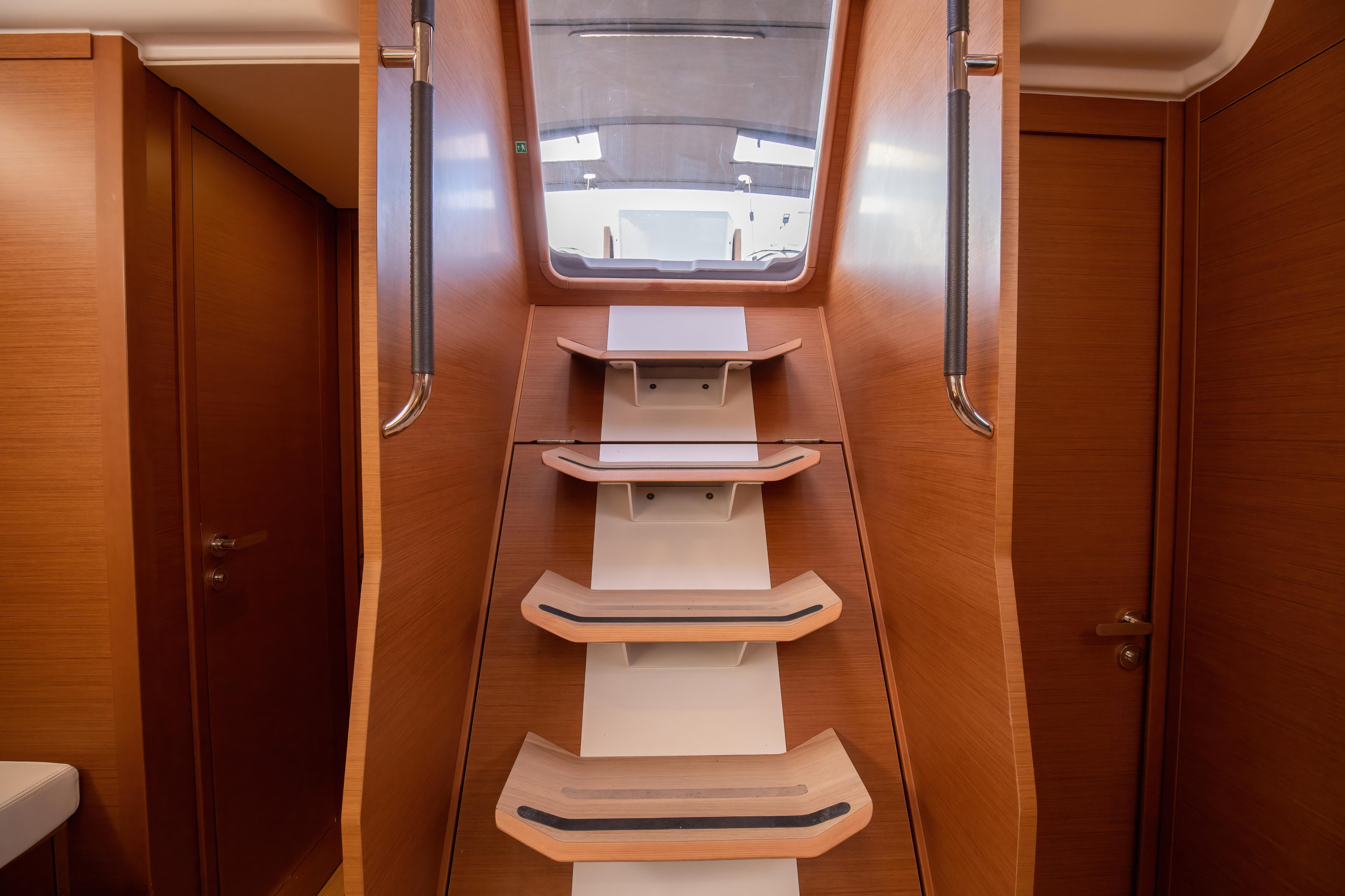 Photo #9 - Jeanneau 54 - 5cab (Psyche - Premium line) en Portorosa - 7230