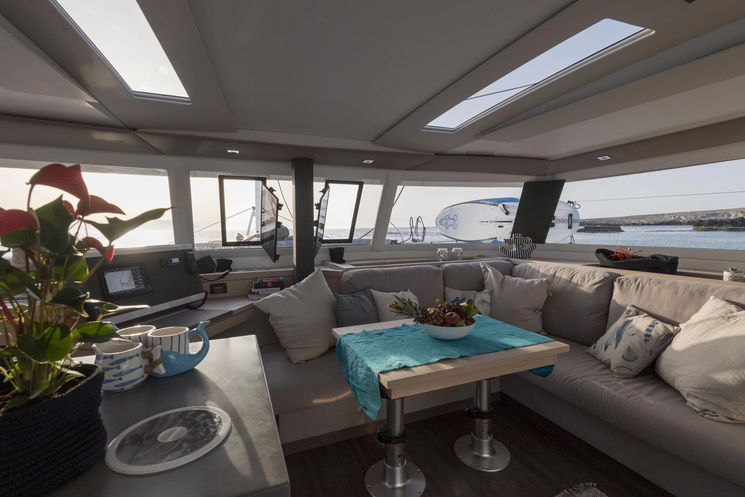 Fountaine Pajot Astréa 42 (Wm-Ac in dinette-Gen-Sol.Pan) (Astrea)  - 14