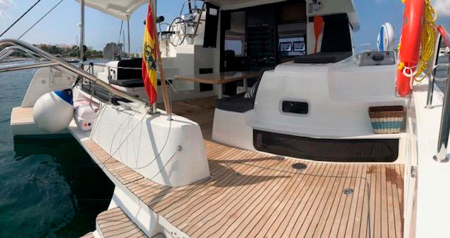 Photo #2 - Lagoon 42 Version 3 Cabinas Full Equipe (Side) in Sant Antoni de Portmany - 8968