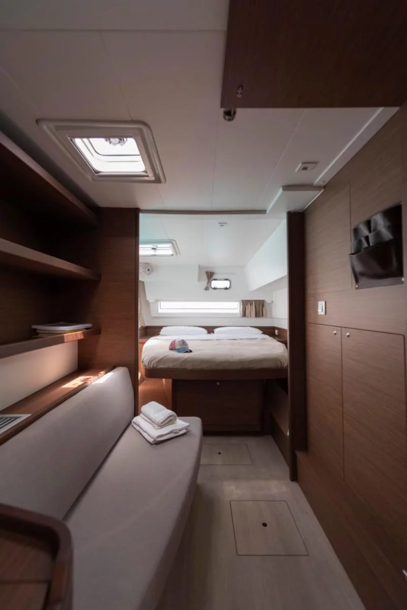 Lagoon 42 Version 3 Cabinas Full Equipe (Side)  - 10