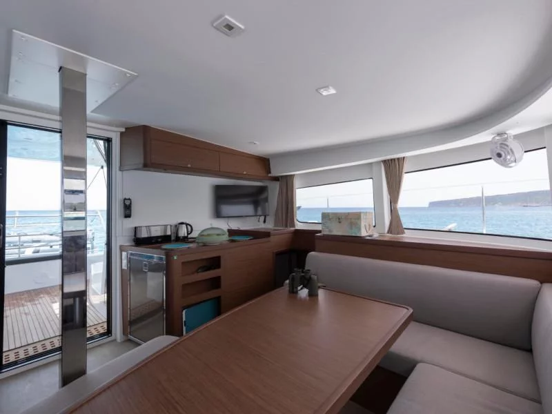 Lagoon 42 Version 3 Cabinas Full Equipe (Side) Interior image - 2