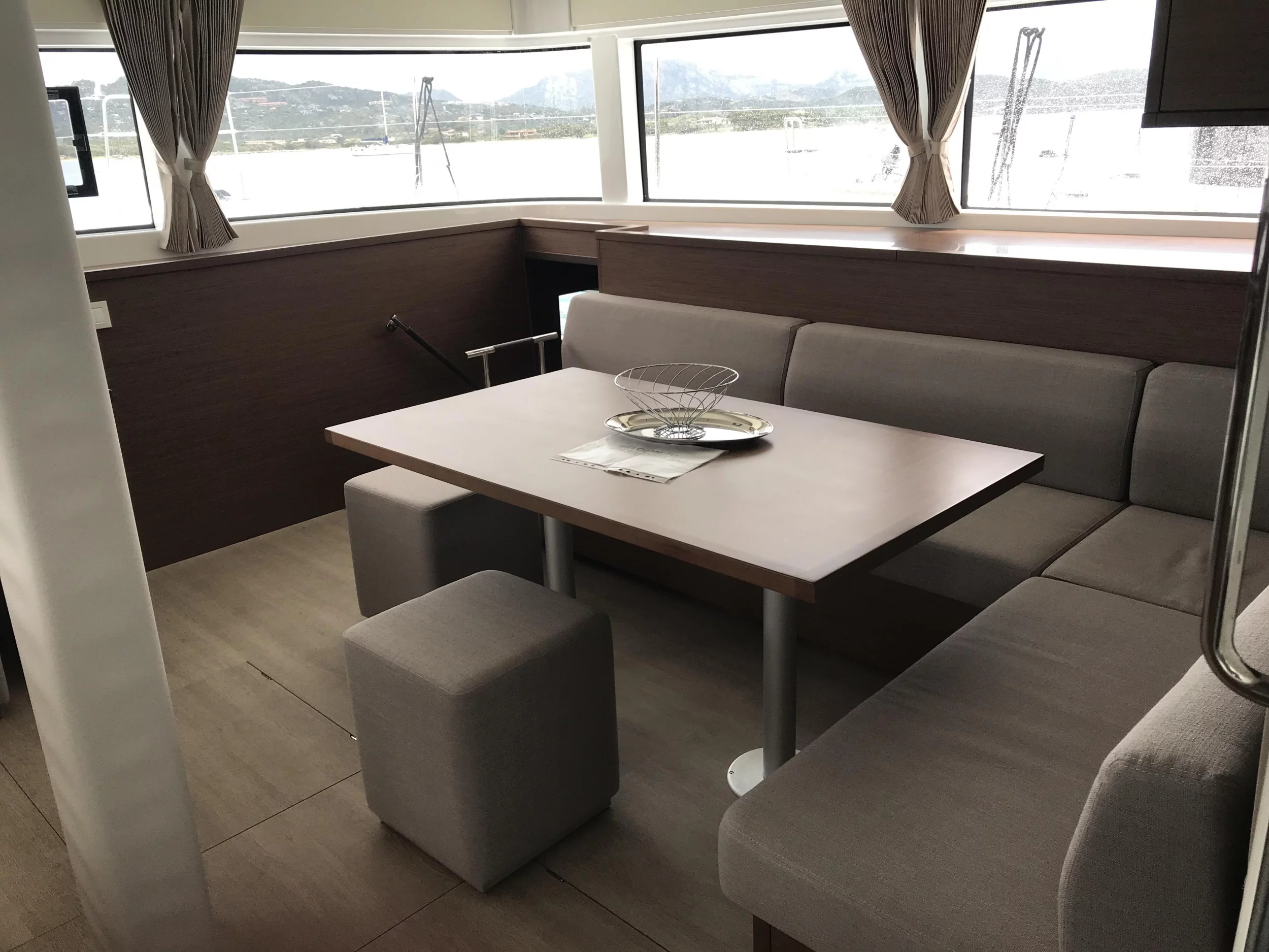 Lagoon 52F - 6 cab (Dugongo II (GND) (6 cab + 1 crew) (, WM, , Inverter, Tender Lift))  - 10