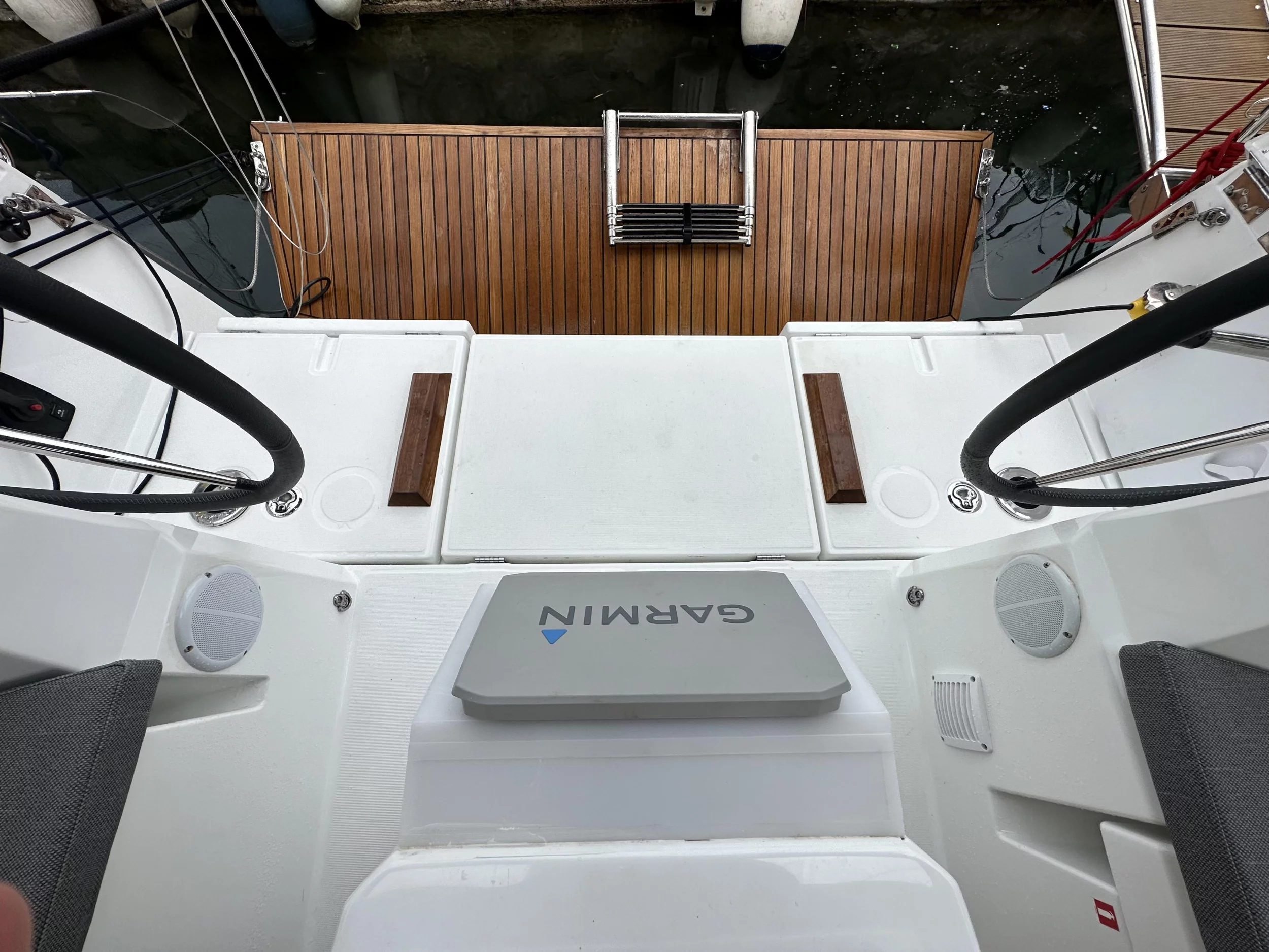 Oceanis 34.1 (S/Y Aria)  - 11