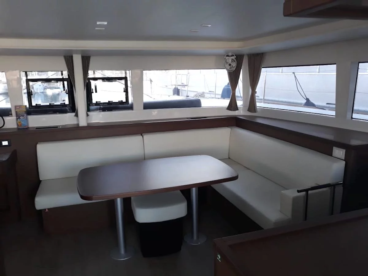 Lagoon 450F (Escapade) Interior image - 12