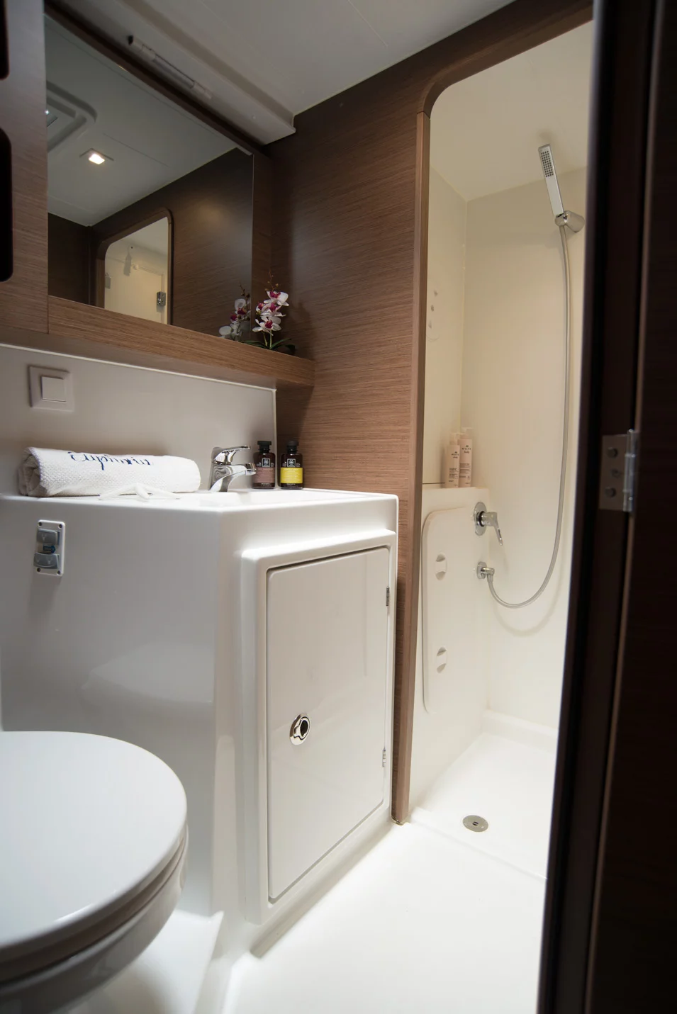 Lagoon 42 (Euphoria) WC - 14