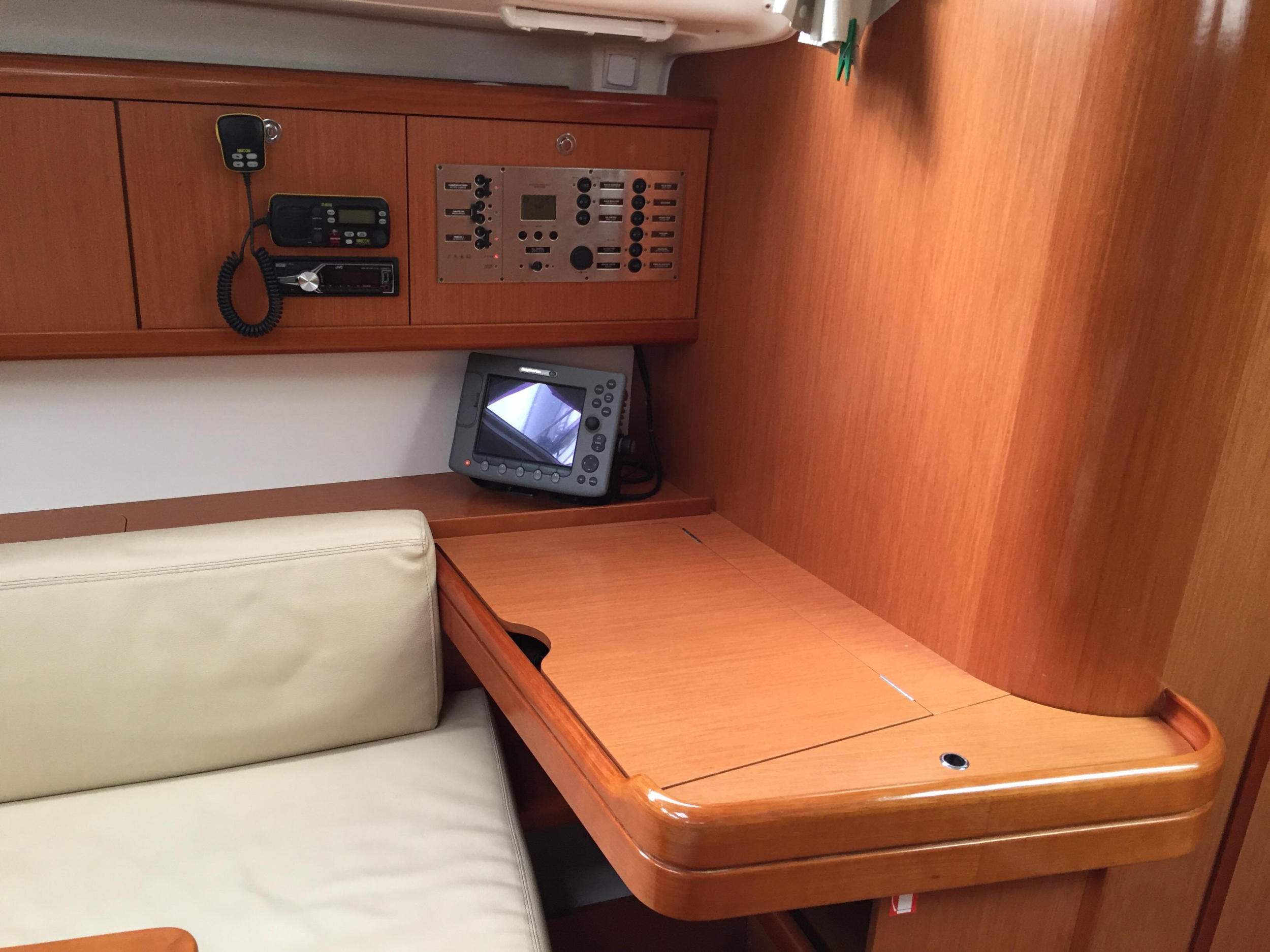 Photo #7 - Oceanis 43 (Silly Shark (GND)) en San Jorge - 7893