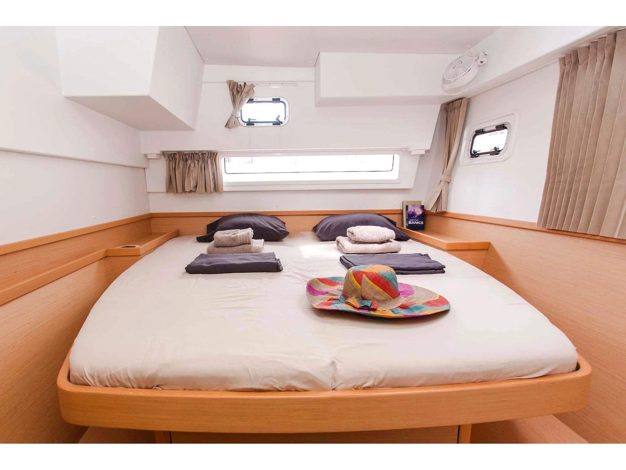 Lagoon 42 (Nirvana) Interior image - 5
