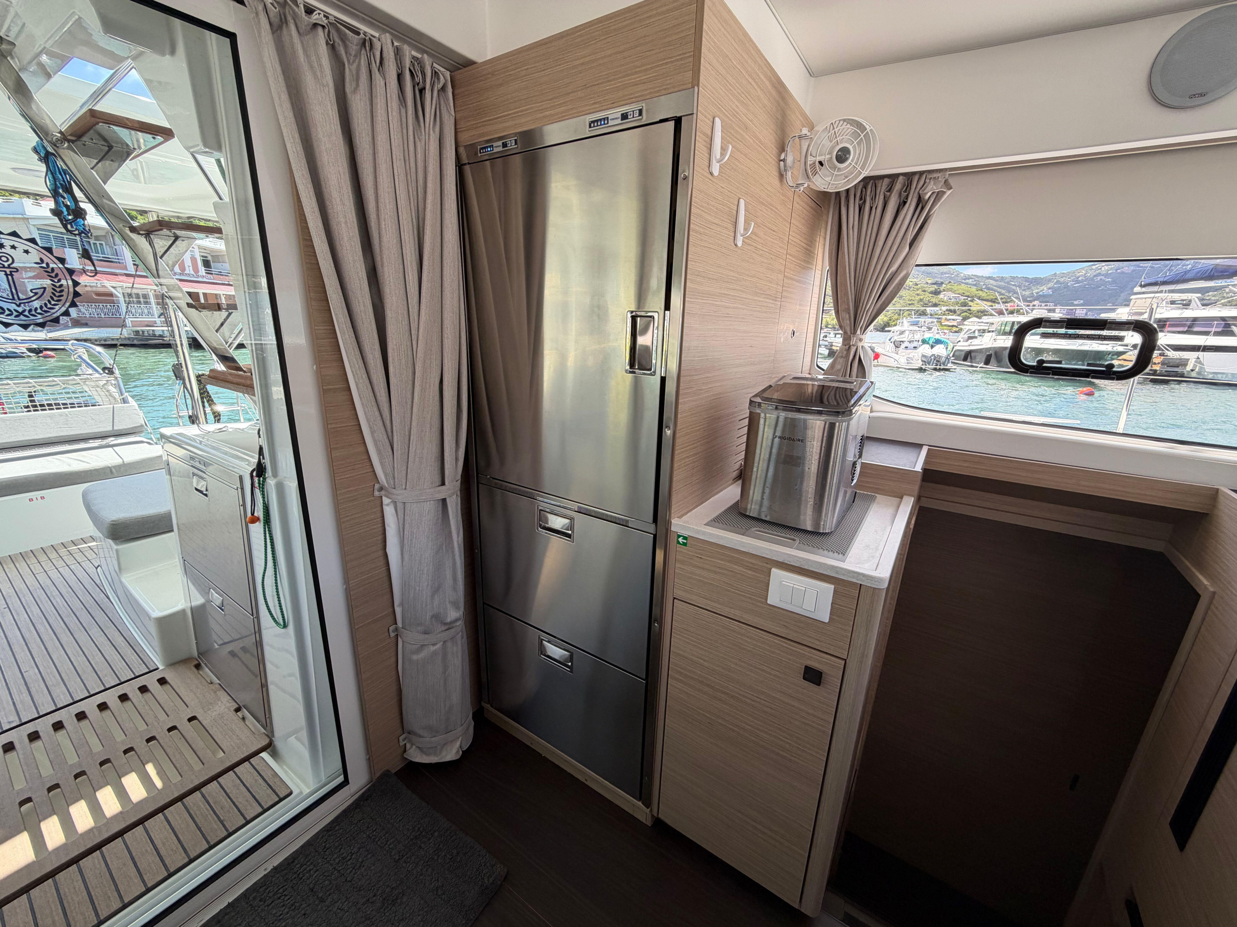 Lagoon 43 (Owners Version) — photo 23