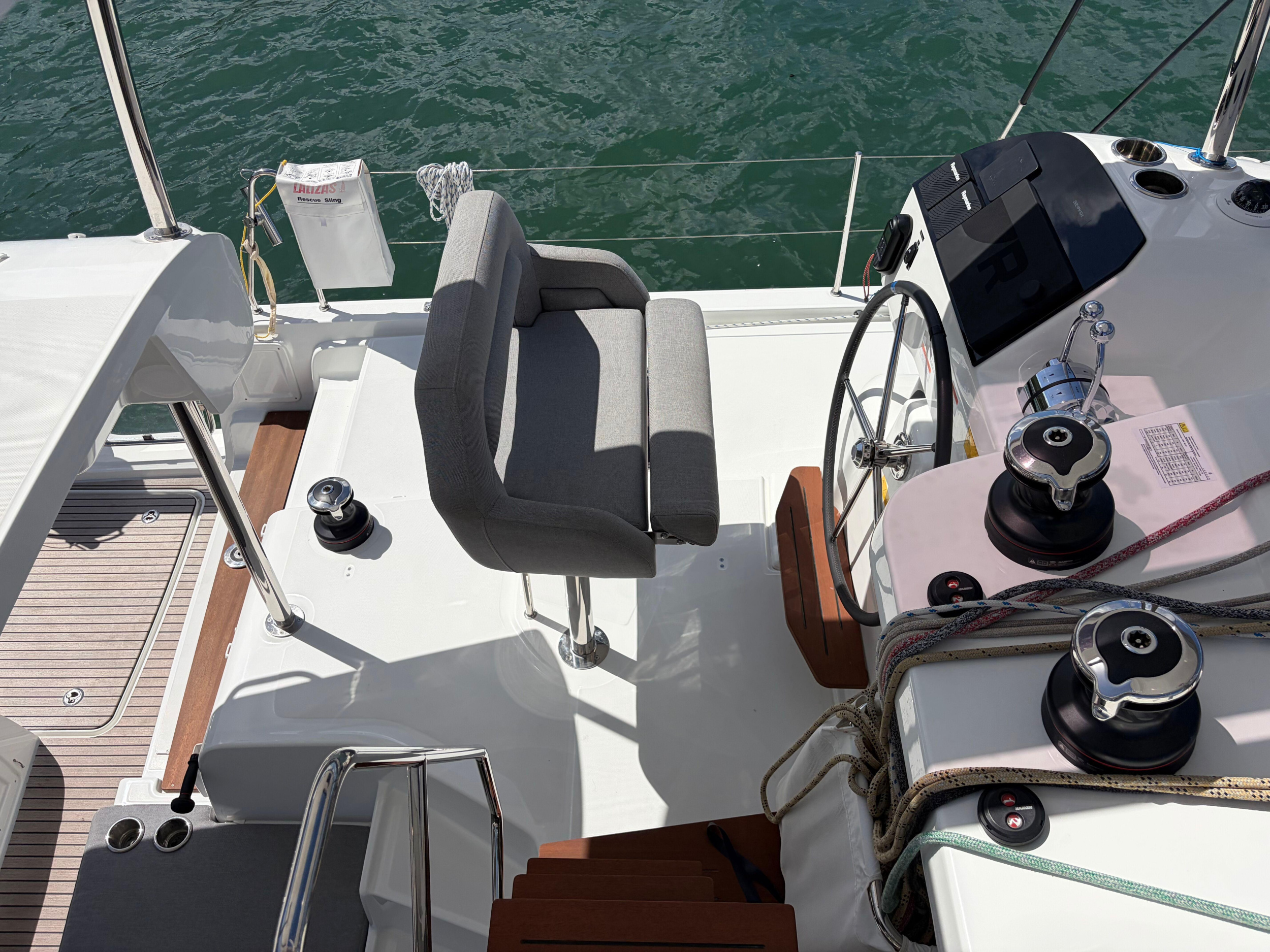 Lagoon 43 (Owners Version) — photo 5