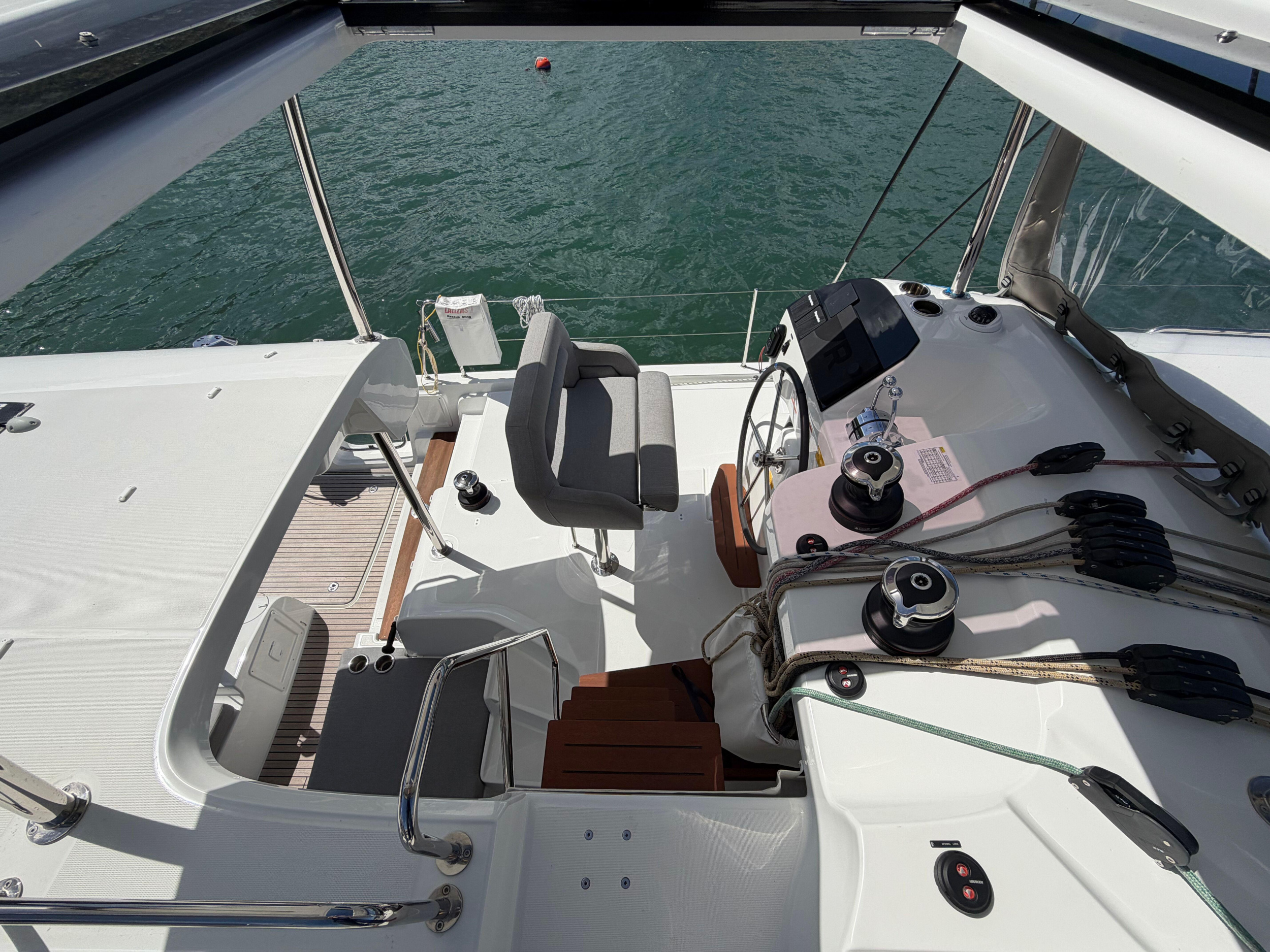 Lagoon 43 (Owners Version) — photo 17
