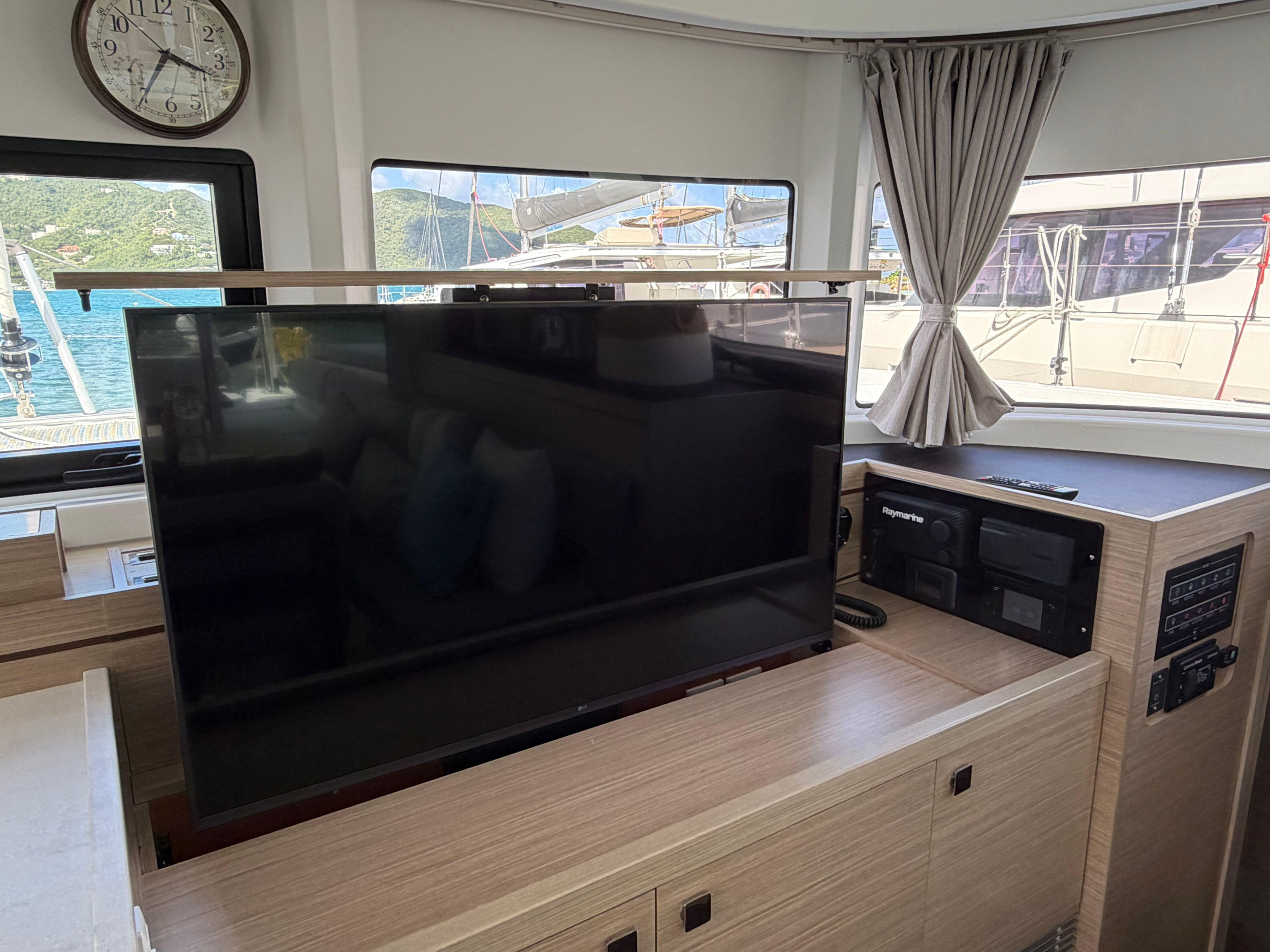 Lagoon 43 (Owners Version) — photo 10