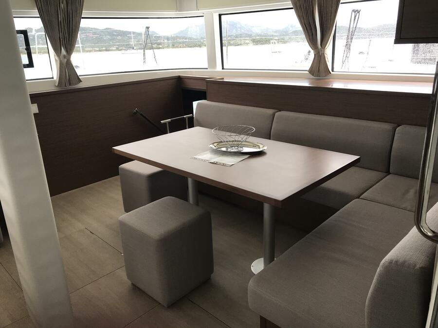 Lagoon 52F - 6 cab — photo 8