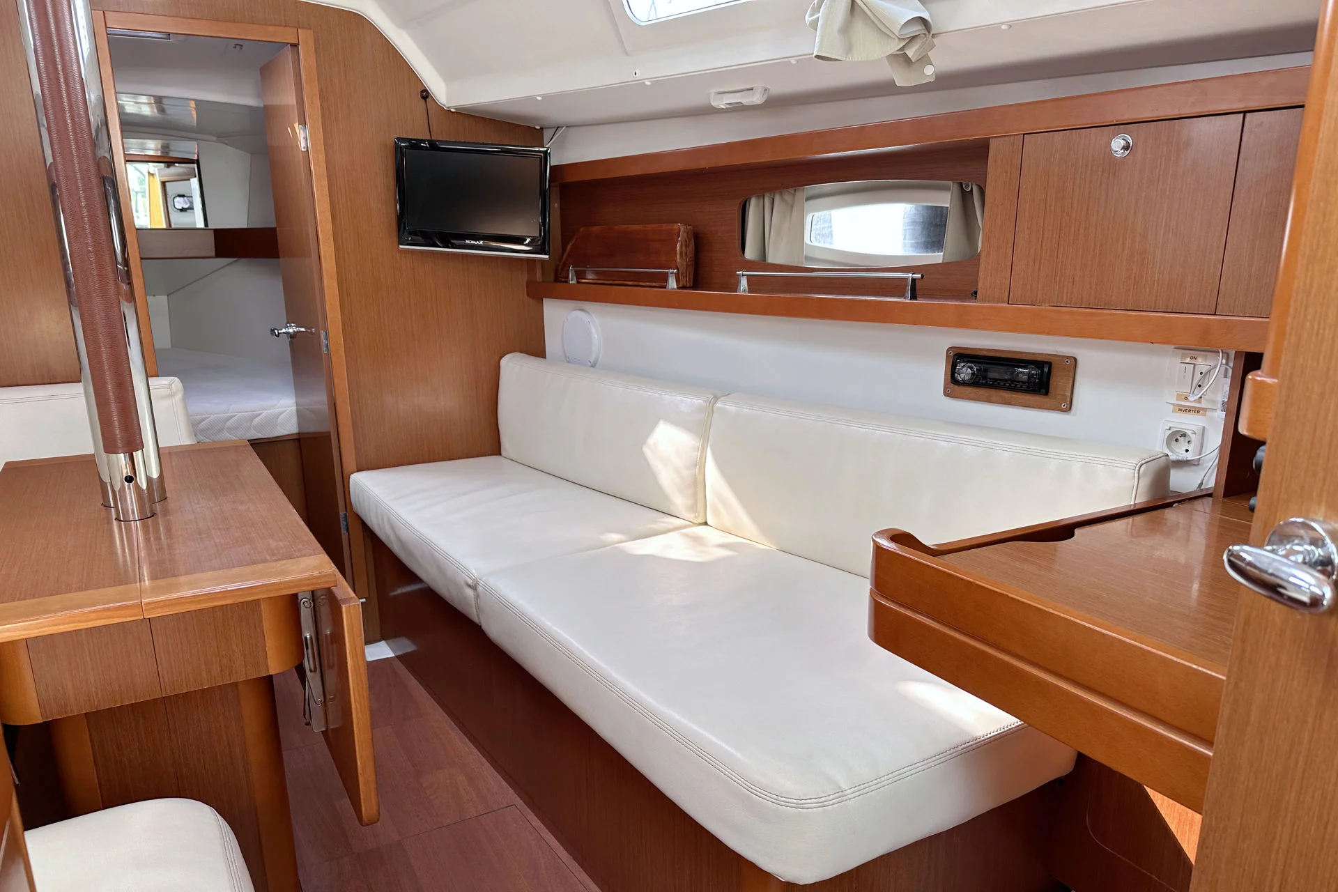 Oceanis 34 (LL Skyhawk)  - 10