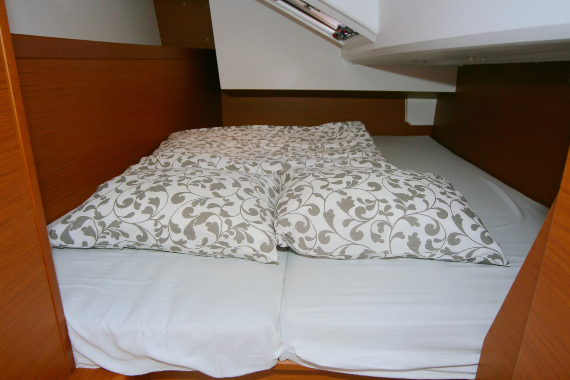Sun Odyssey 349 - 2 Cab (Marie)  - 10
