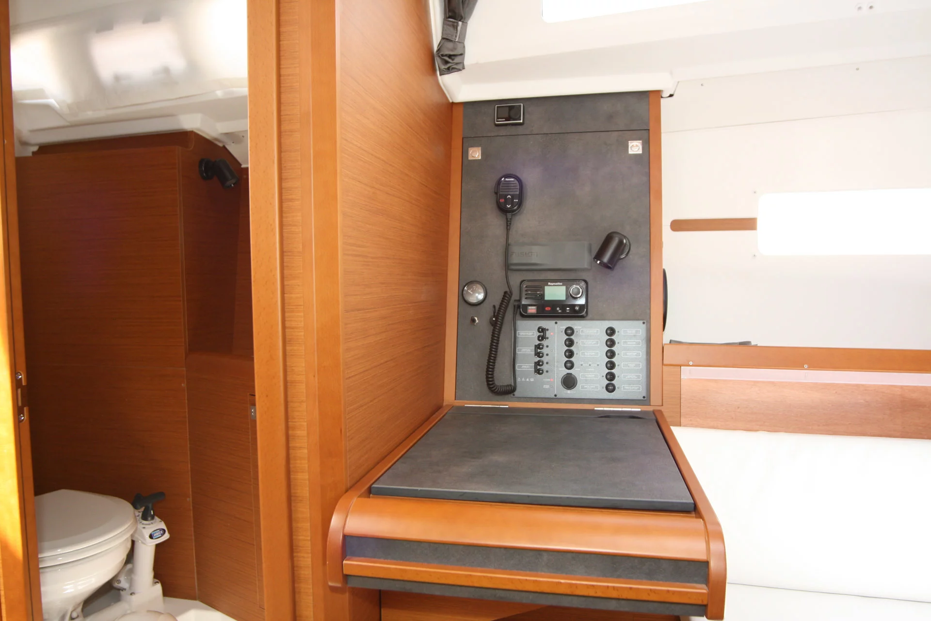 Sun Odyssey 349 - 2 Cab (Marie)  - 15