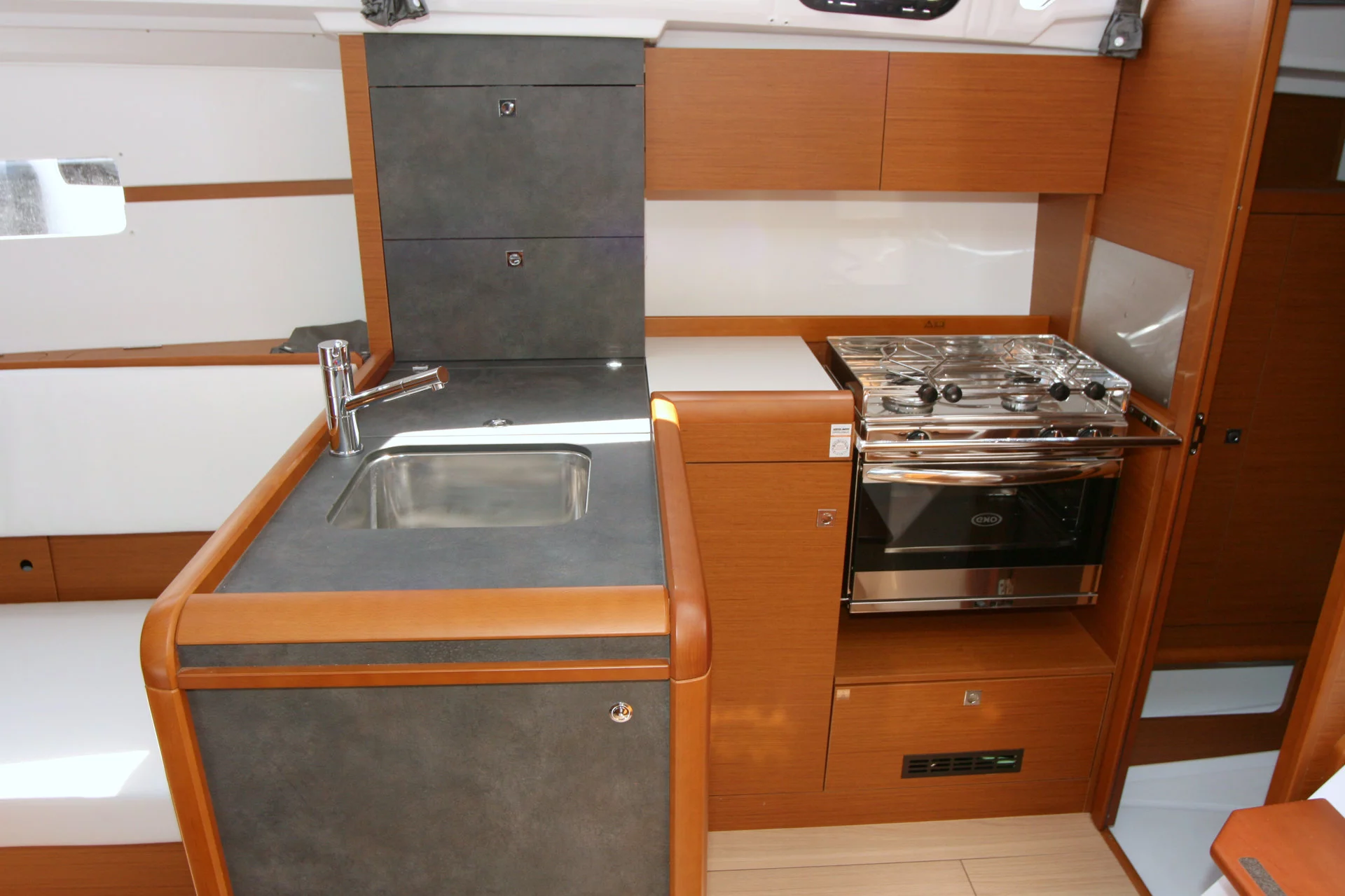 Sun Odyssey 349 - 2 Cab (Marie)  - 2