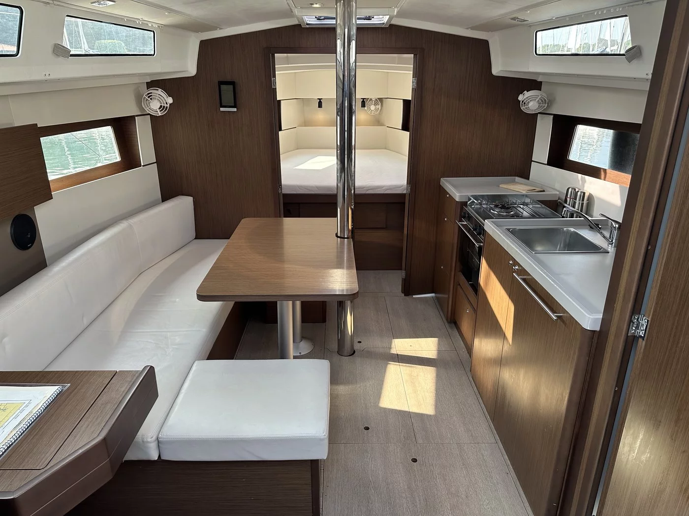 Oceanis 38.1 (Maja)  - 16