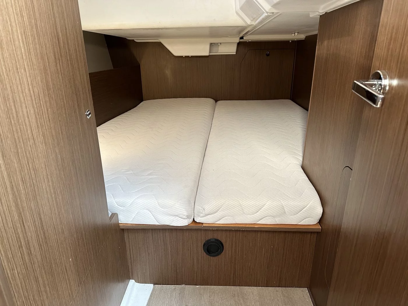 Oceanis 38.1 (Maja)  - 21