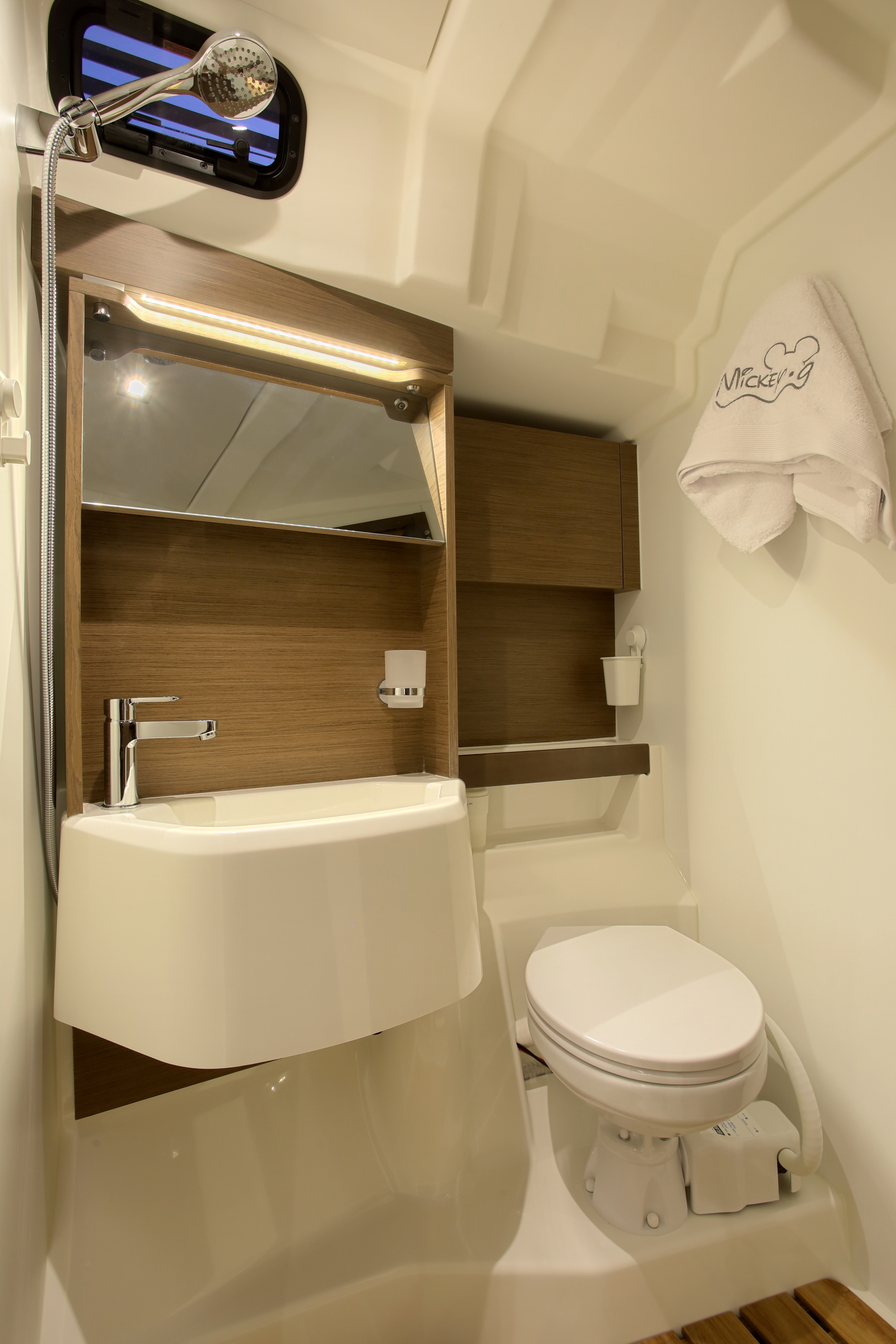 Photo #16 - Oceanis 51.1 (Mickey G) in Athen - 15038