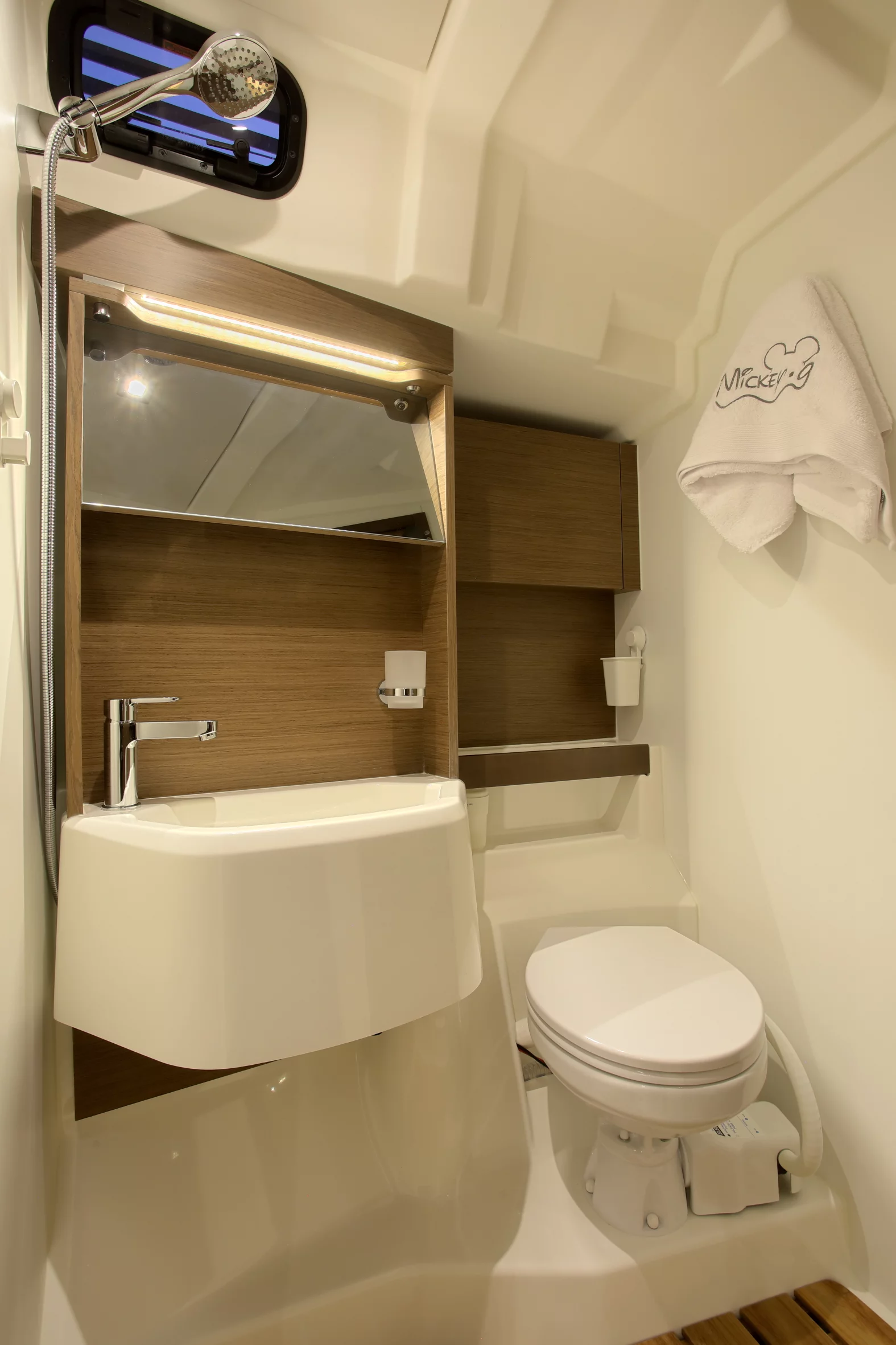 Oceanis 51.1 (Mickey G) wc - 15