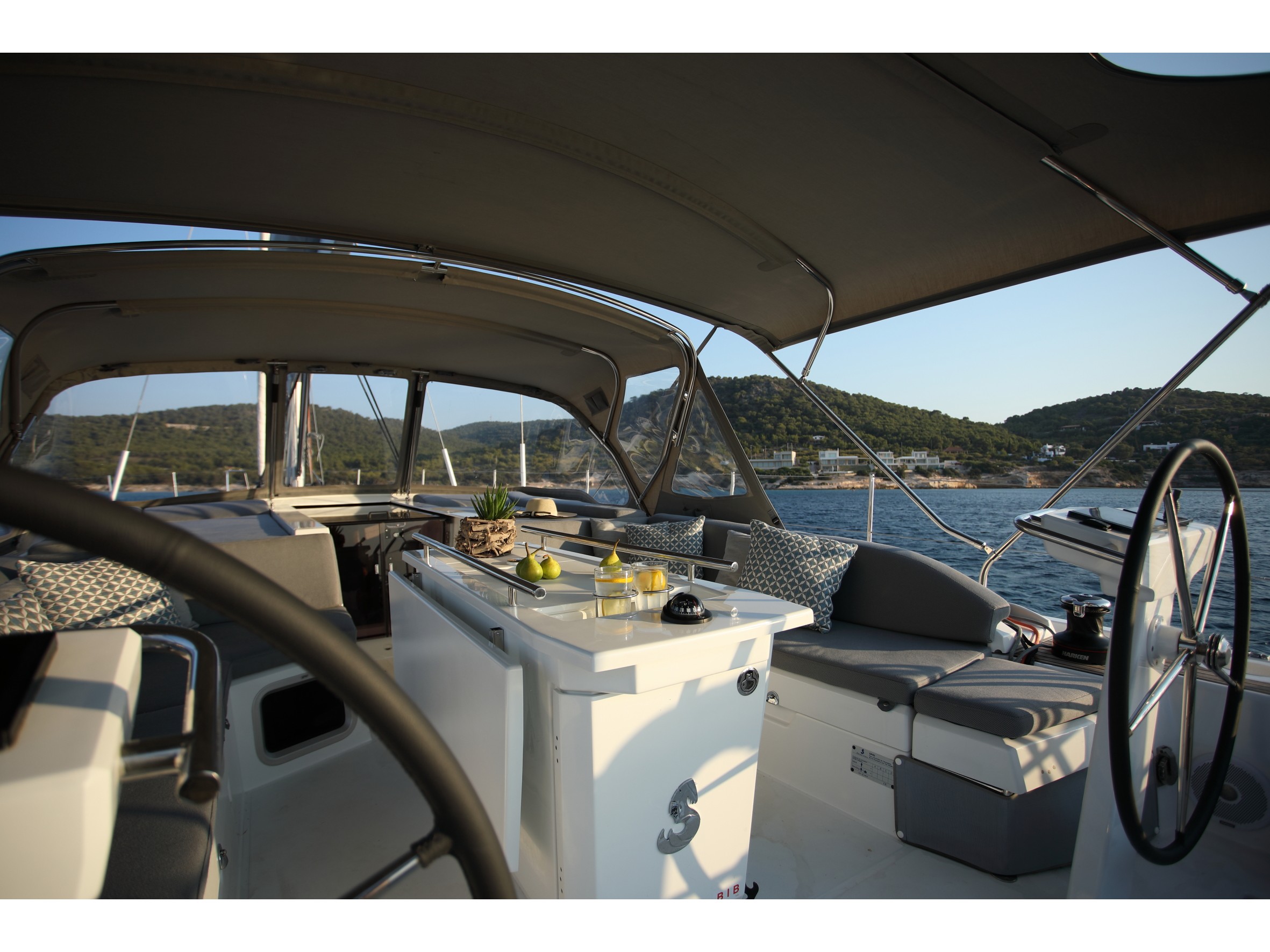 Photo #1 - Oceanis 51.1 (Mickey G) in Athen - 15038