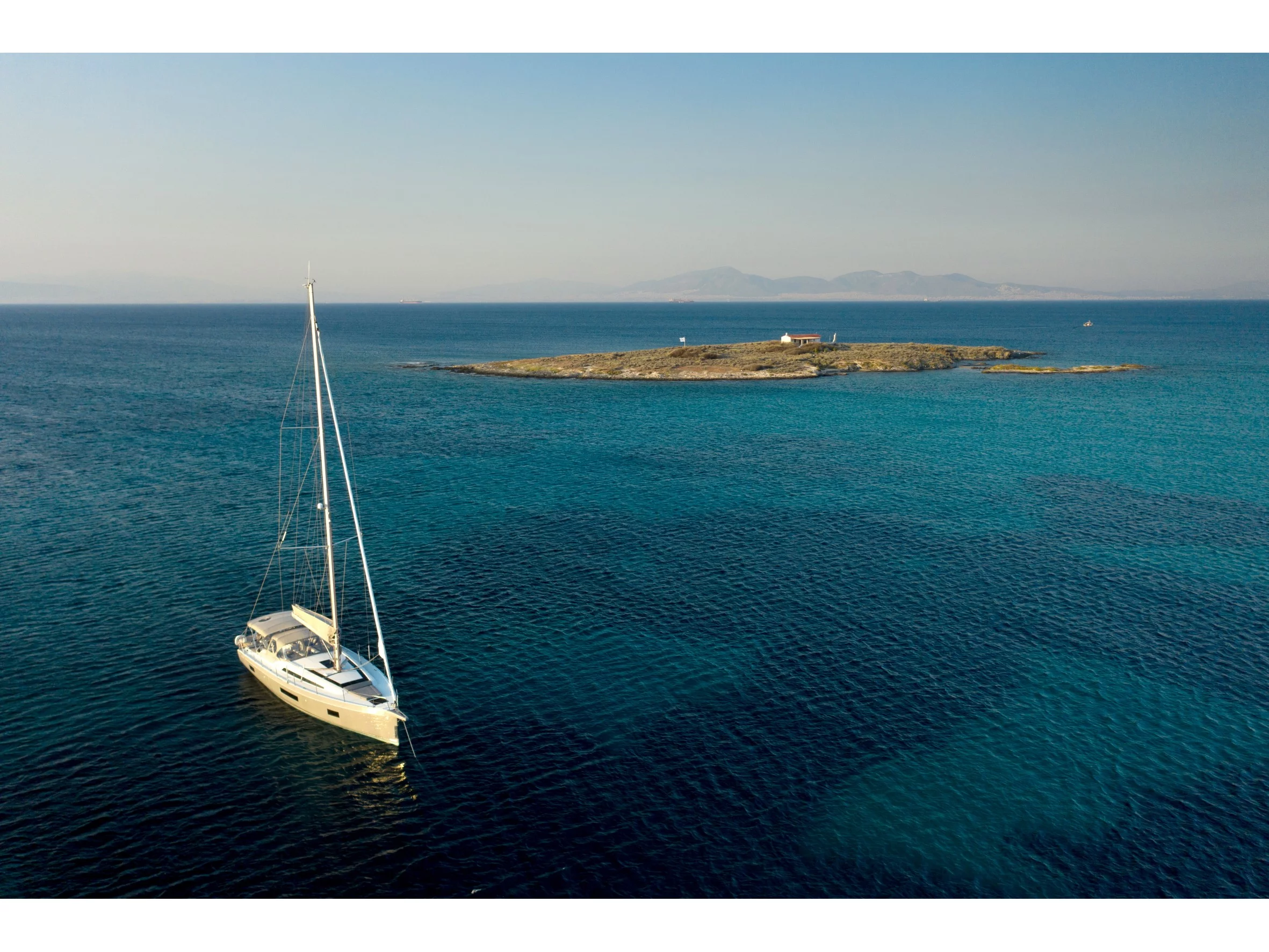 Oceanis 51.1 (Mickey G) Main image - 7