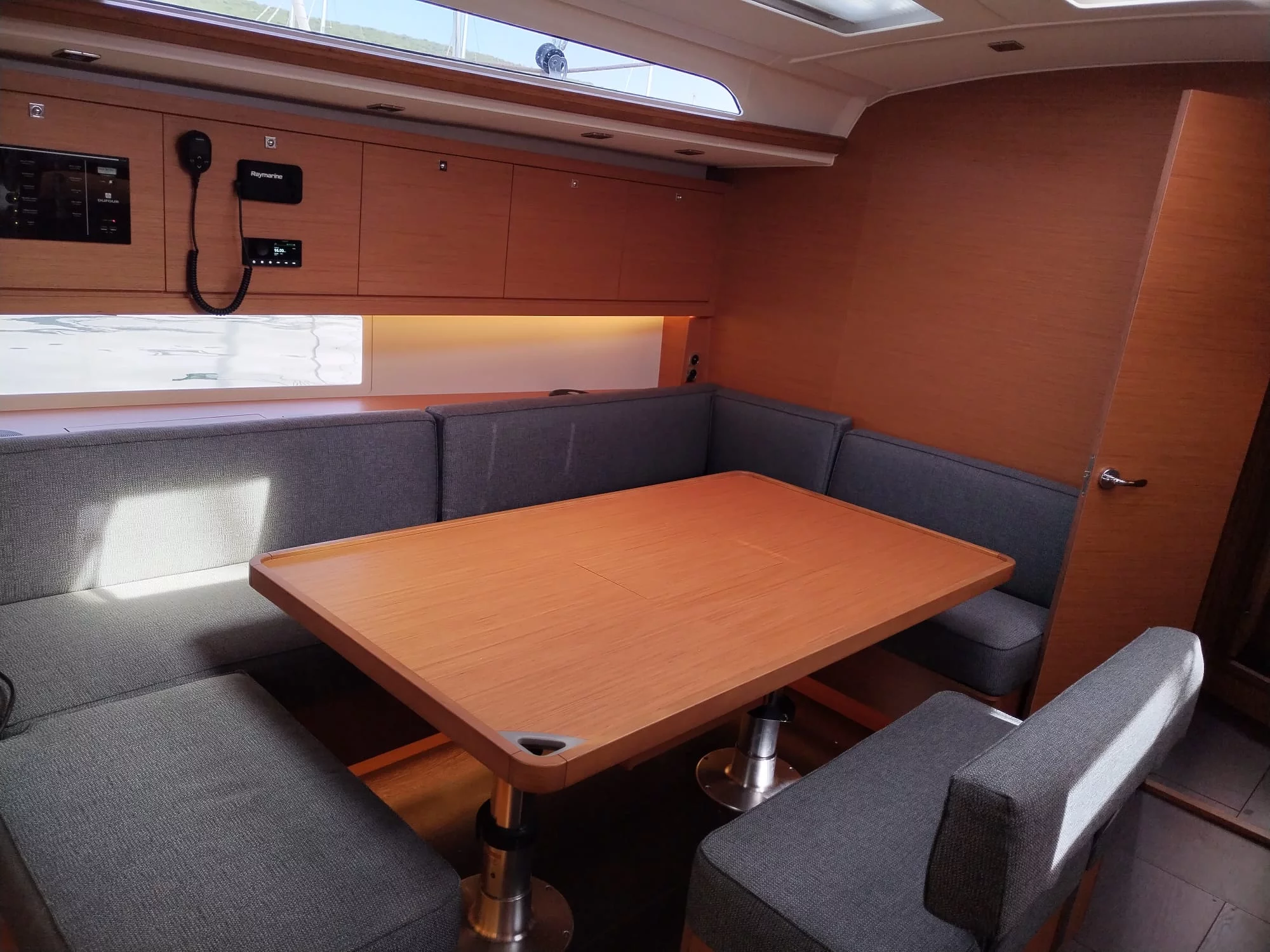 Dufour 470 (Asterix) Interior image - 18