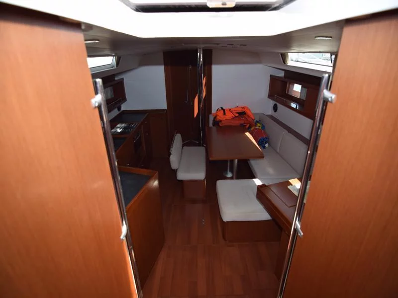 Oceanis 45- 4 cab (NIKA)  - 2