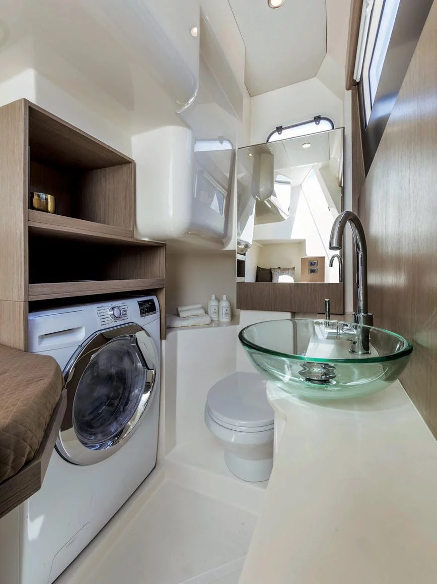 Navetta 48 (MY WAY) CrewToilette - 1