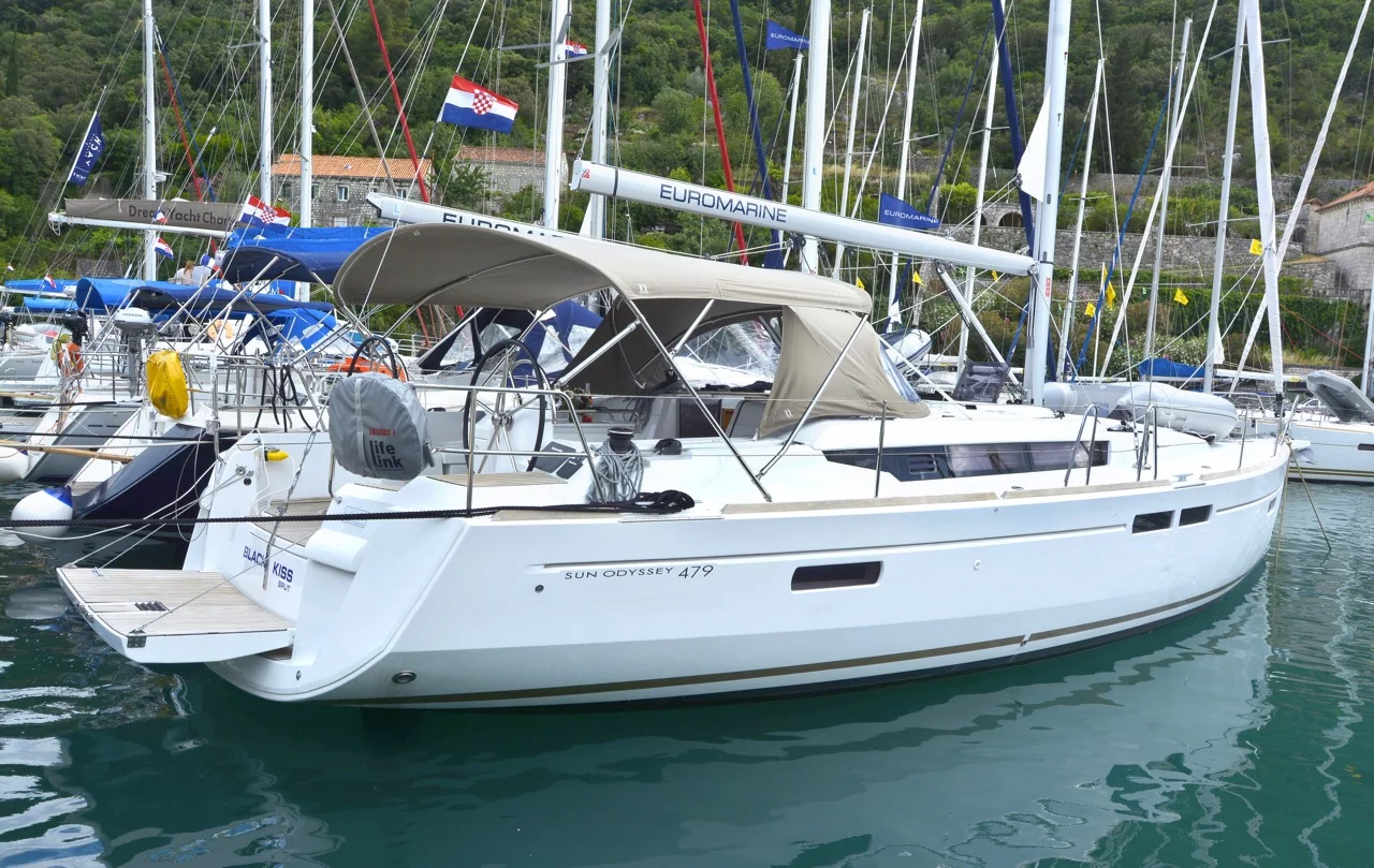 Sun Odyssey 479 (Black Kiss)  - 8