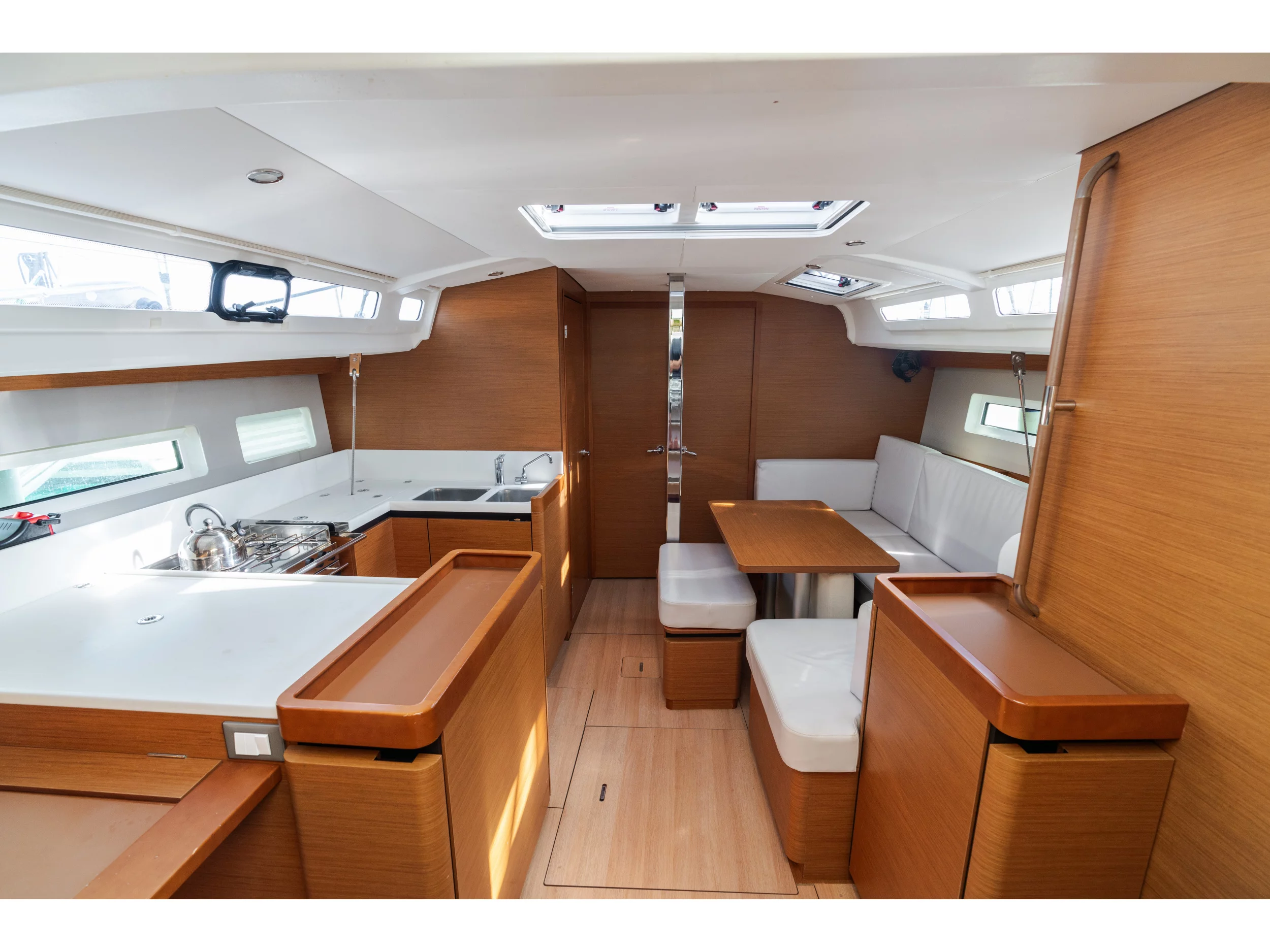Sun Odyssey 440 (Diana - Standard line) Interior image - 3