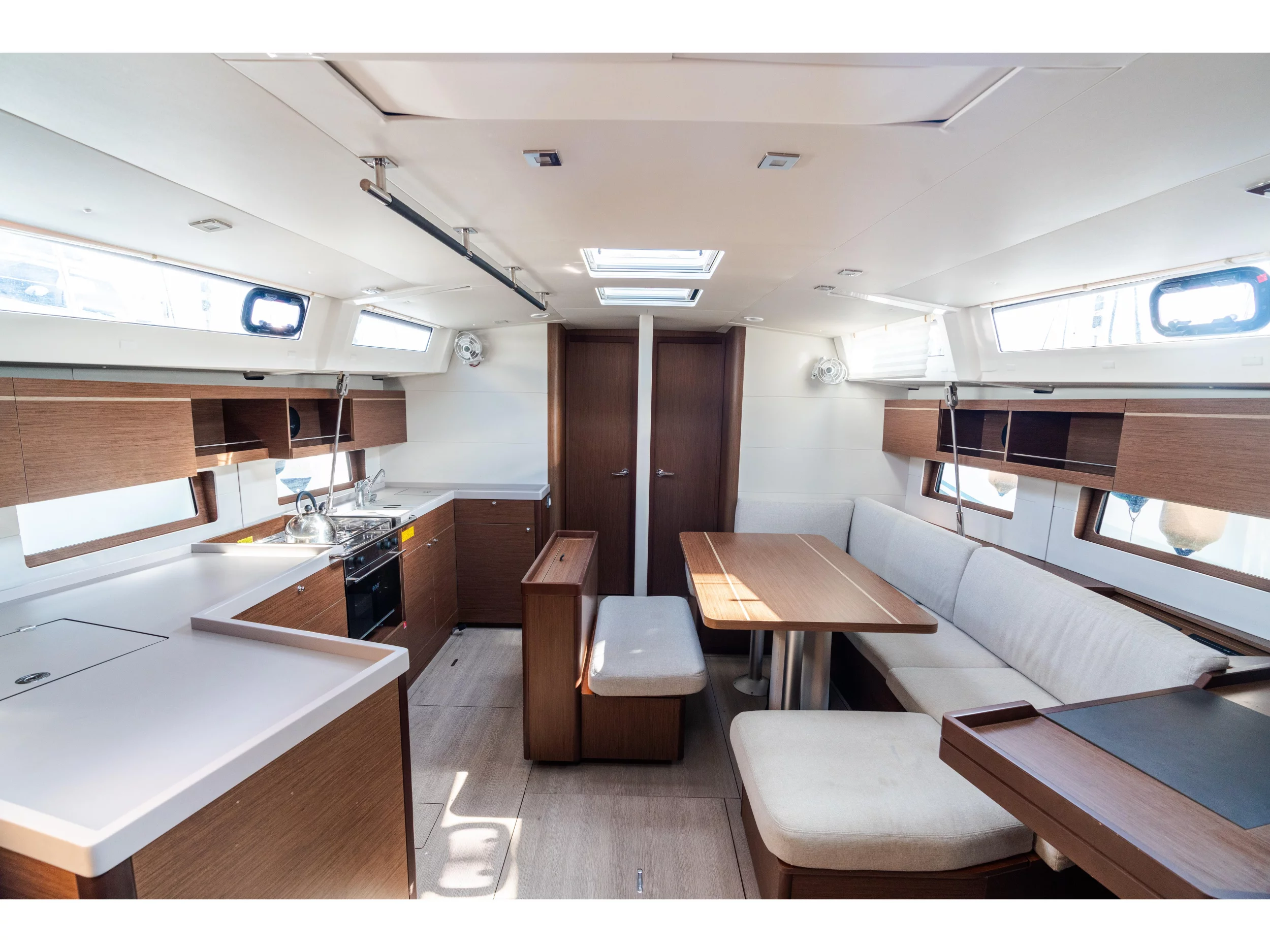 Oceanis 46.1 (Pathos - Comfort line) Interior image - 2