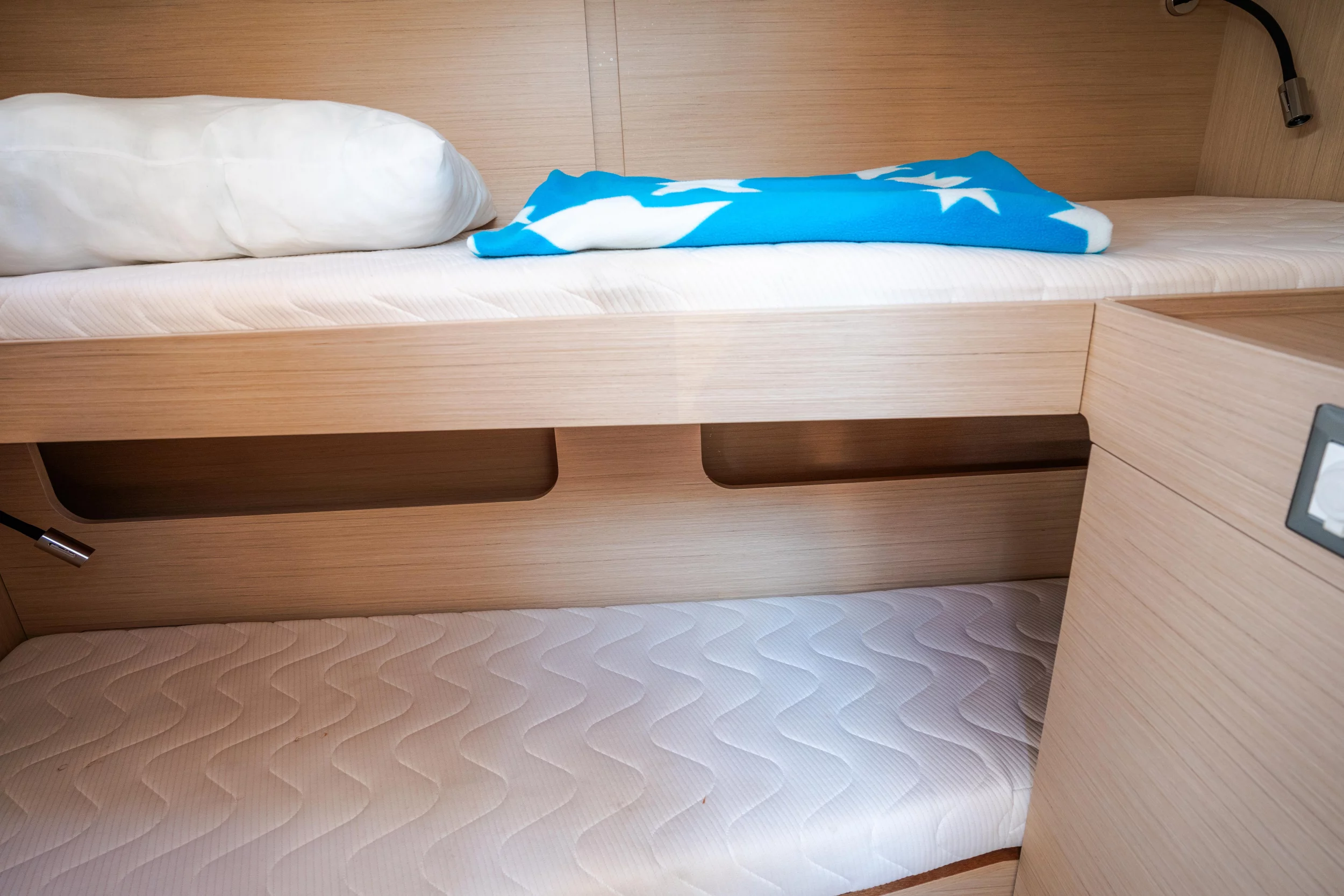 Oceanis 46.1 (bunk cab) (Persefone - Comfort line)  - 12