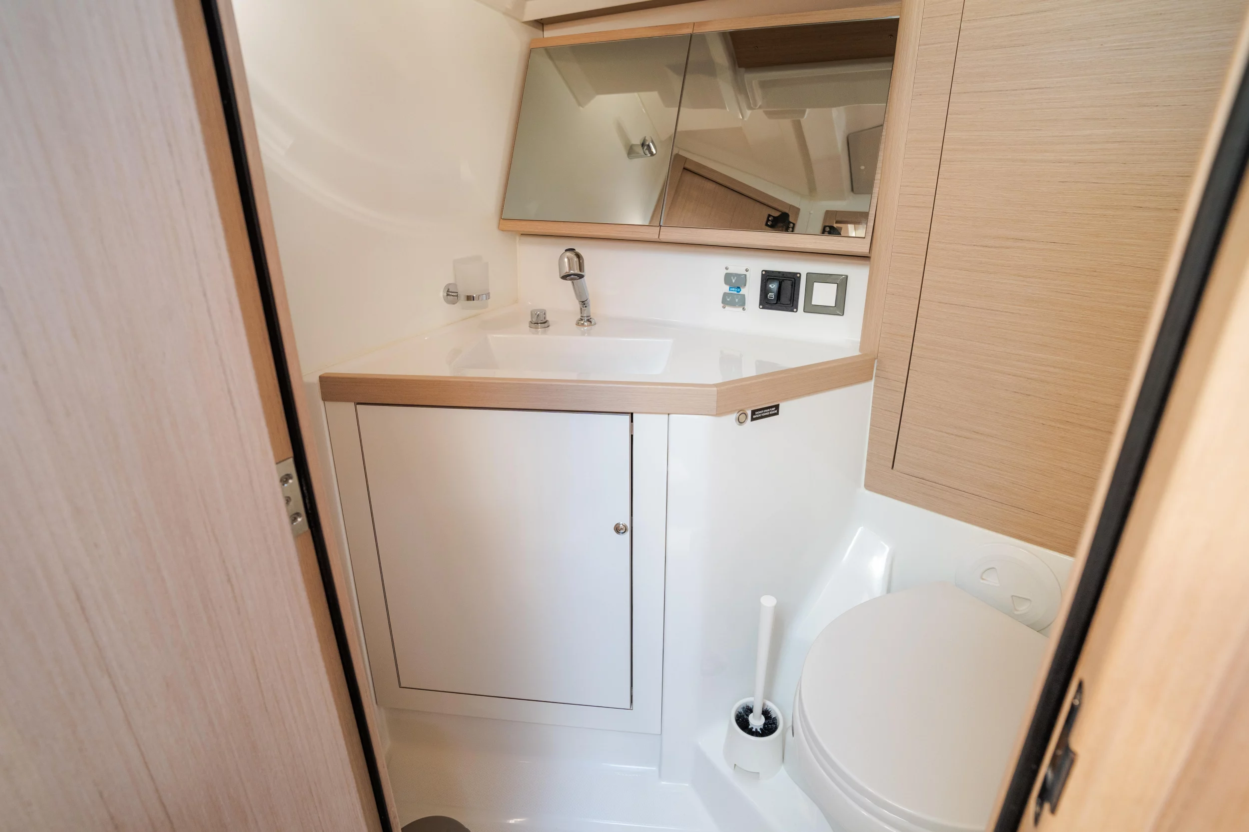 Oceanis 46.1 (bunk cab) (Persefone - Comfort line)  - 22