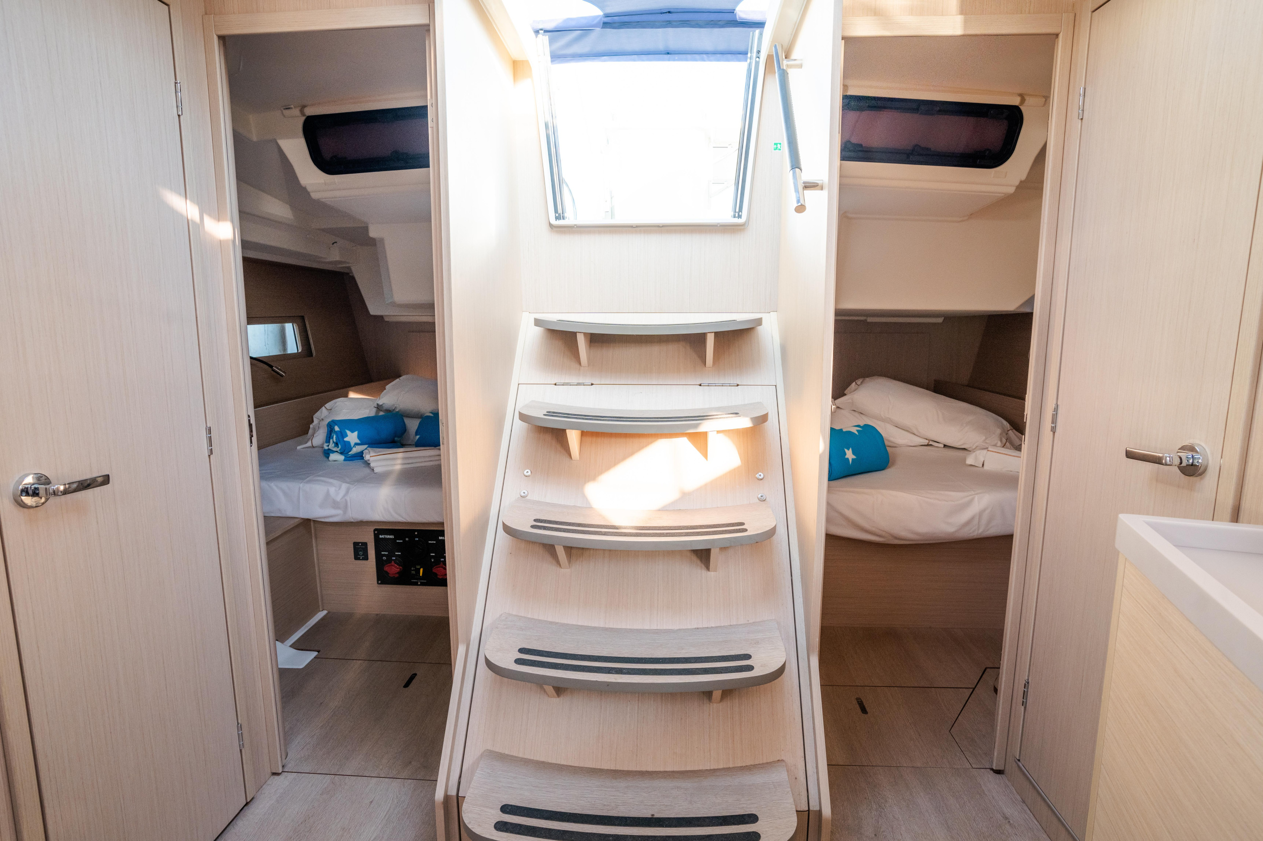 Photo #10 - Oceanis 46.1 (bunk cab) (Persefone - Comfort line) en Olbia - 8790