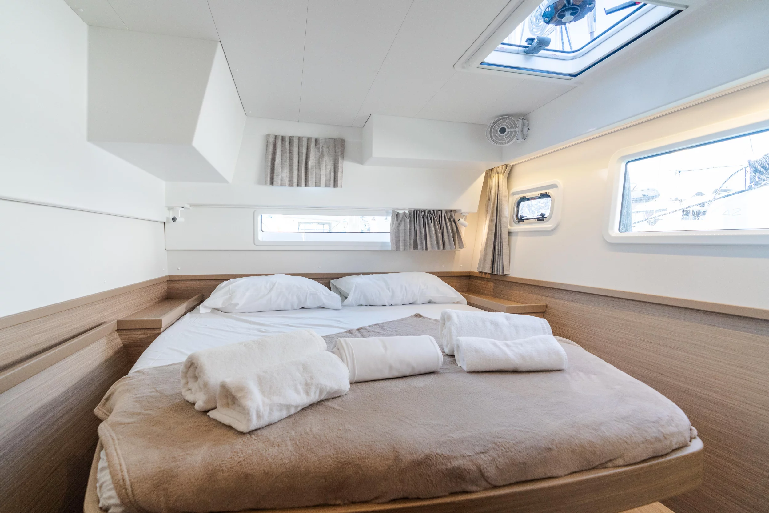 Lagoon 42 (Sirius - Premium line)  - 21