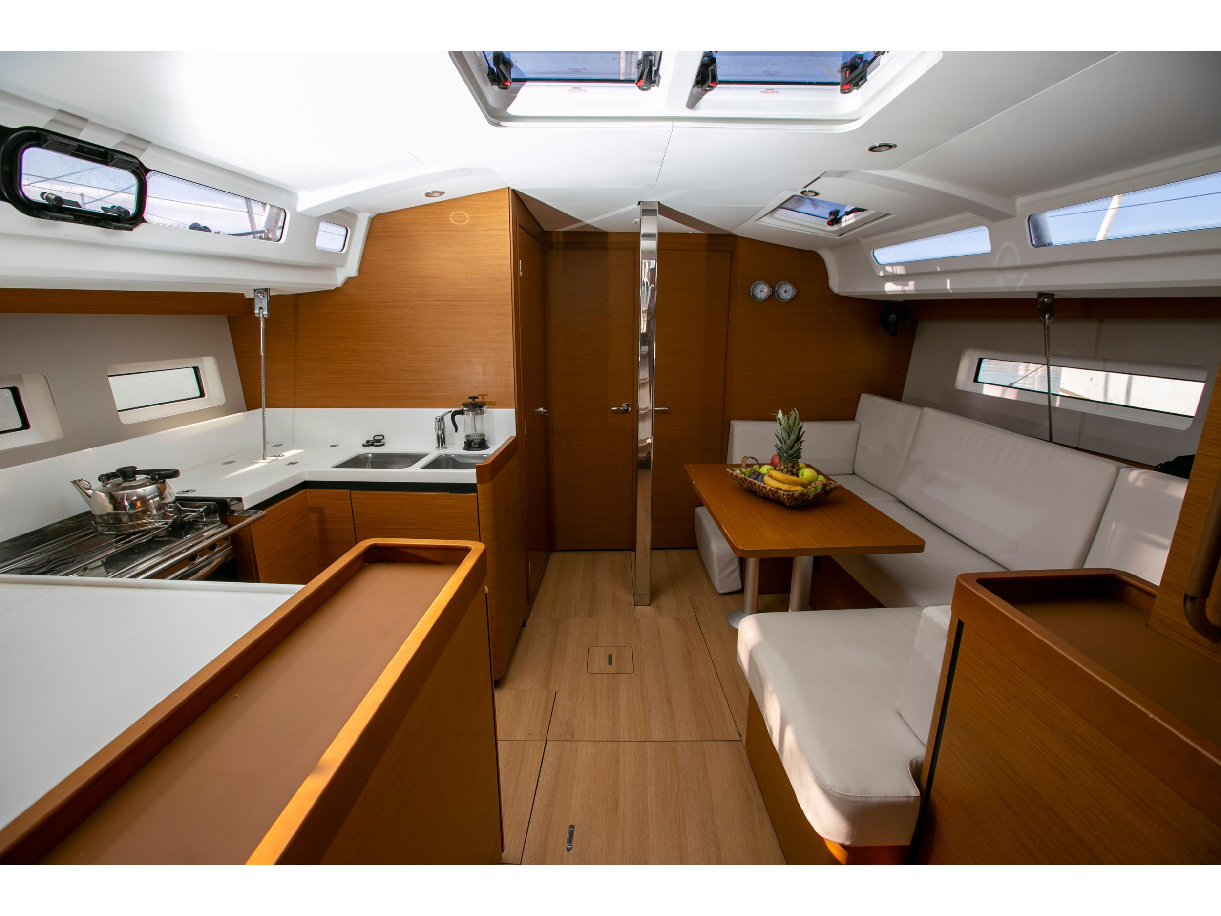 Sun Odyssey 440 — photo 4