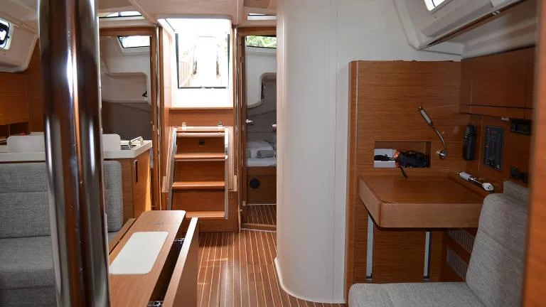 Hanse 418 (Laysan)  - 15