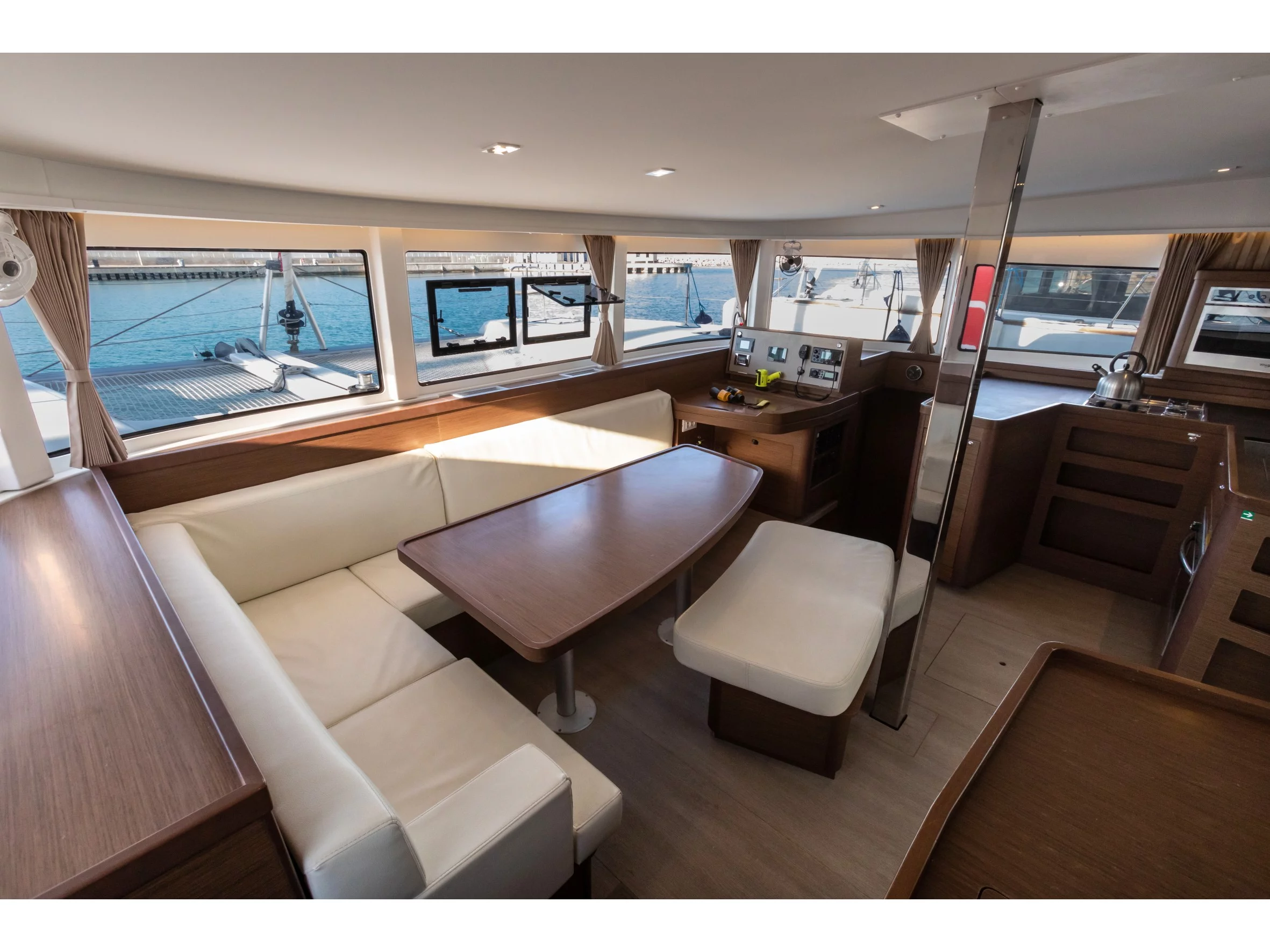 Lagoon 42 (Nacatuli - Standard line) Interior image - 17