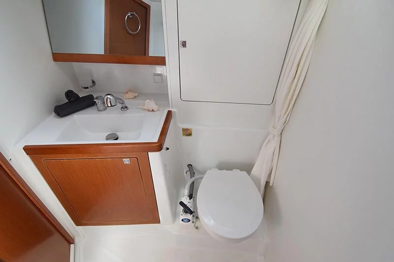 Oceanis 48 (Butterfly ( - - 12 pax))  - 8