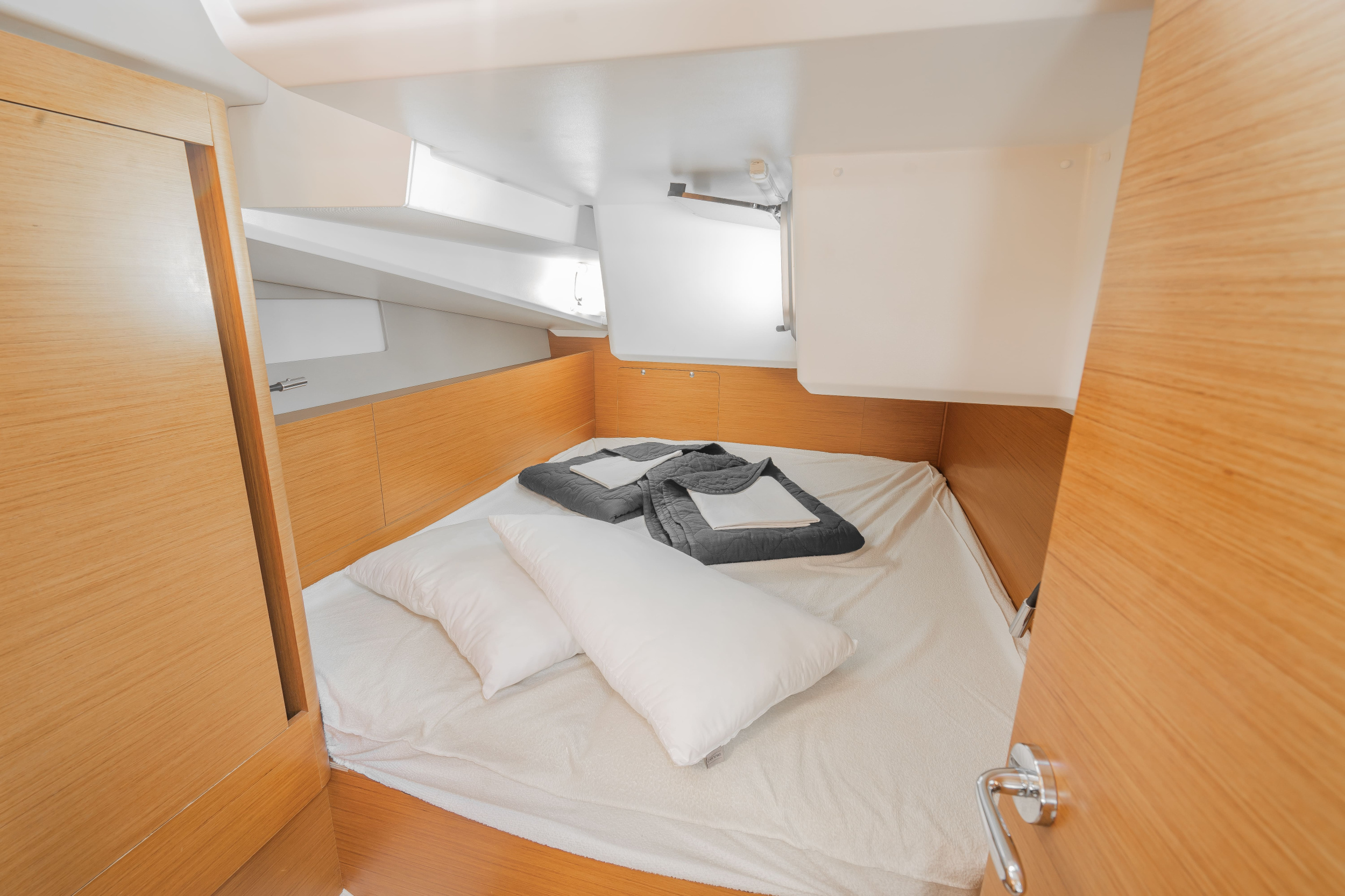 Sun Odyssey 490 4 cabins — photo 8