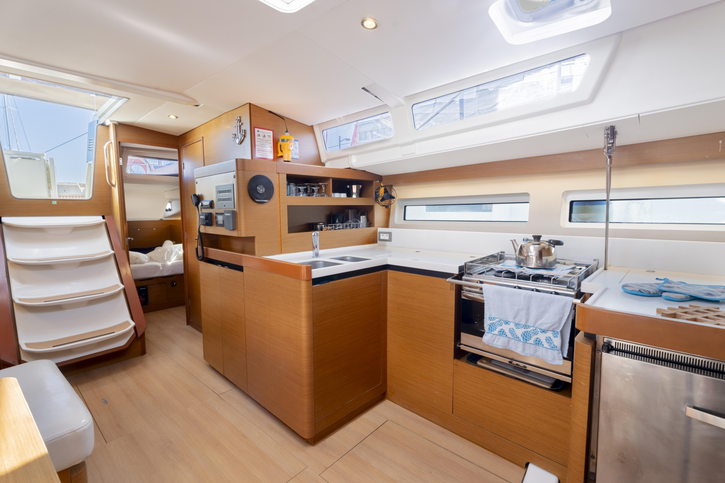Sun Odyssey 490 4 cabins — photo 7