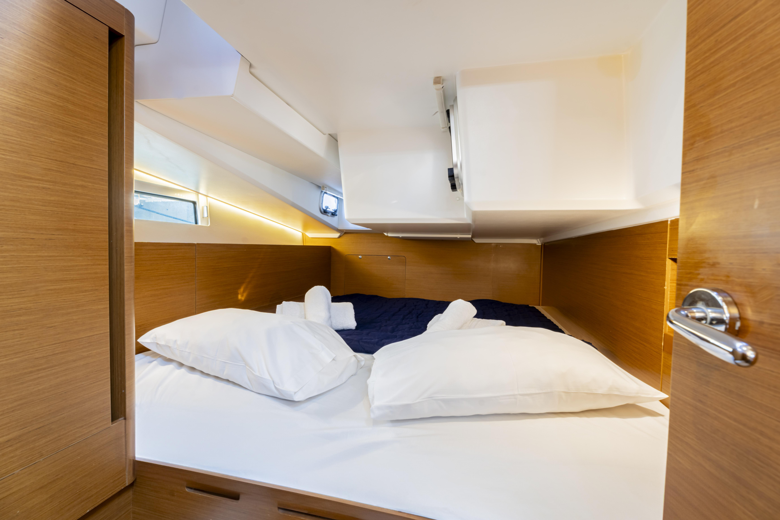 Sun Odyssey 490 4 cabins — photo 3