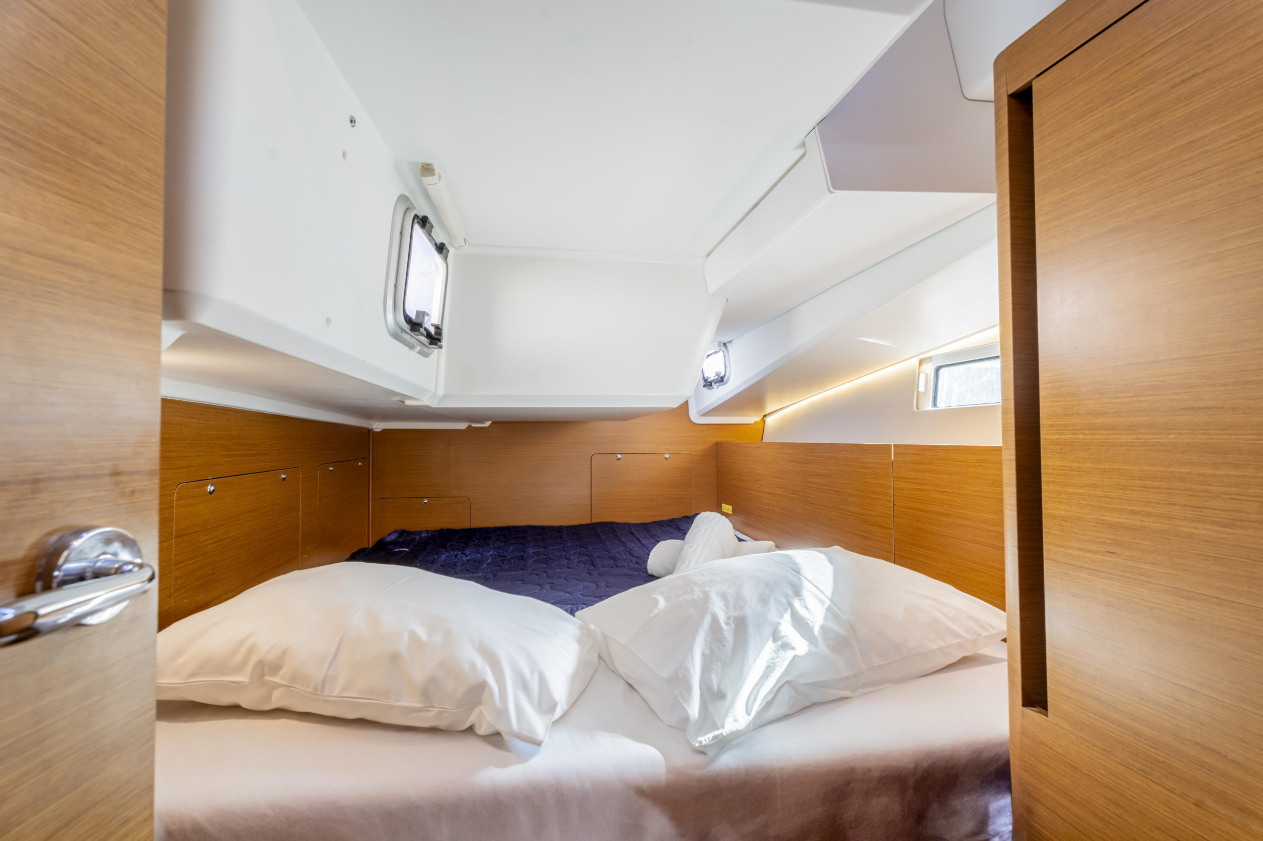 Sun Odyssey 490 4 cabins — photo 9