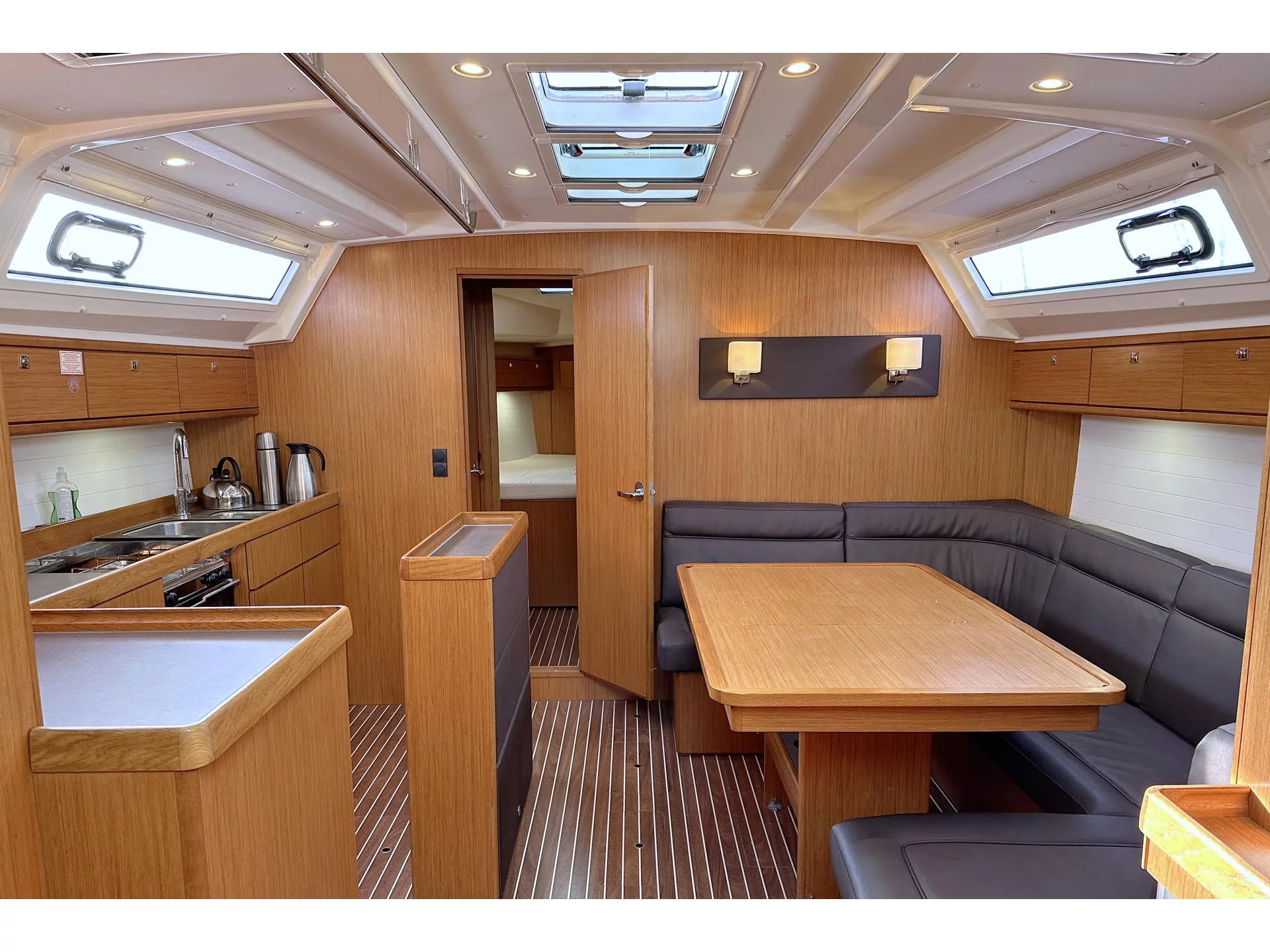 Bavaria Cruiser 46 (Blizzard) Interior image - 18