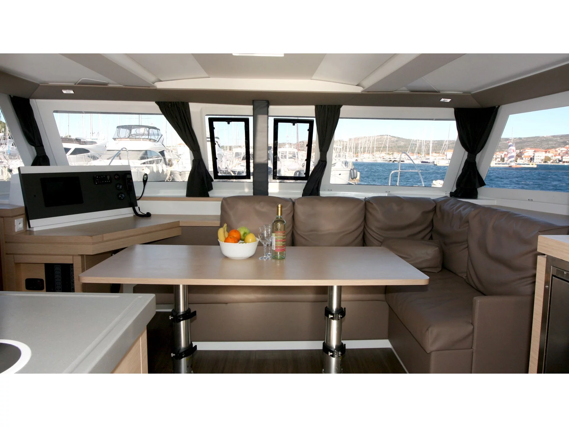 Lucia 40 (Leon) Interior image - 6