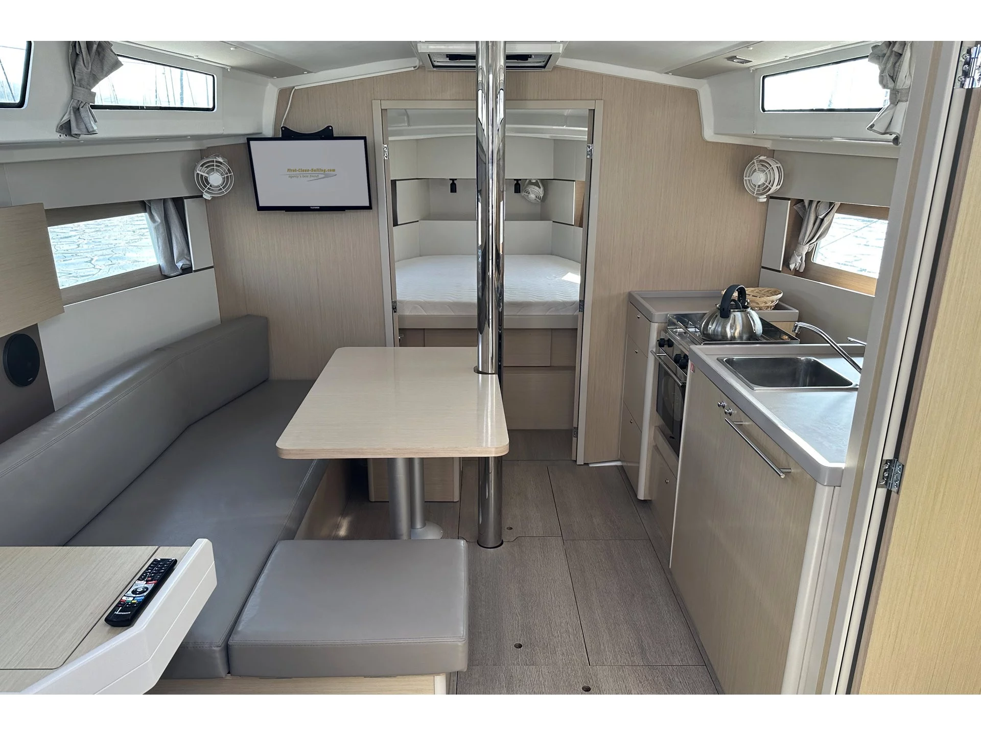 Oceanis 38.1 7 Personen (Tena) Interior image - 15